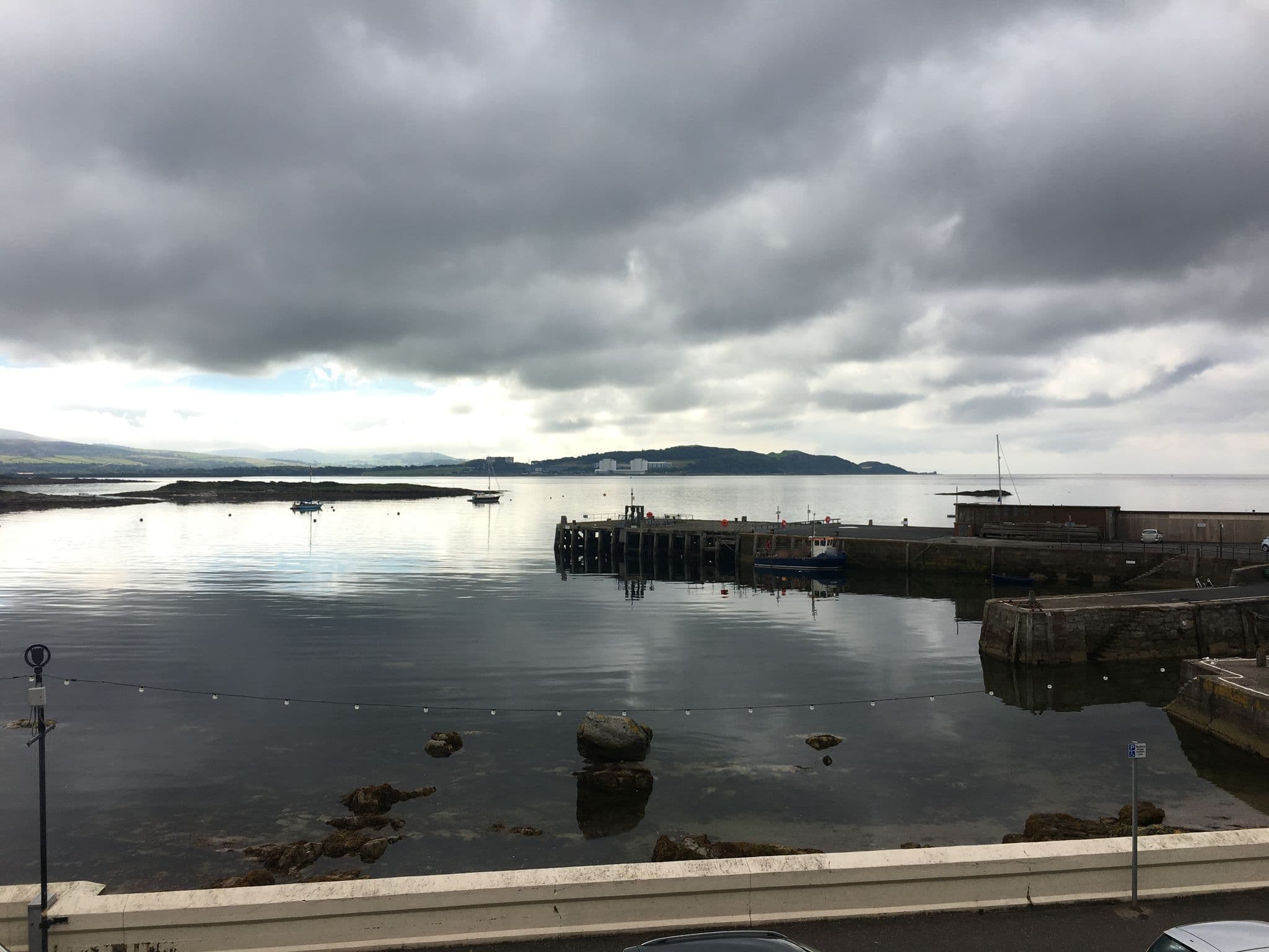 Street view near The Old Bank - Millport, Millport — © tasosmap (CC BY-SA · Mapillary)