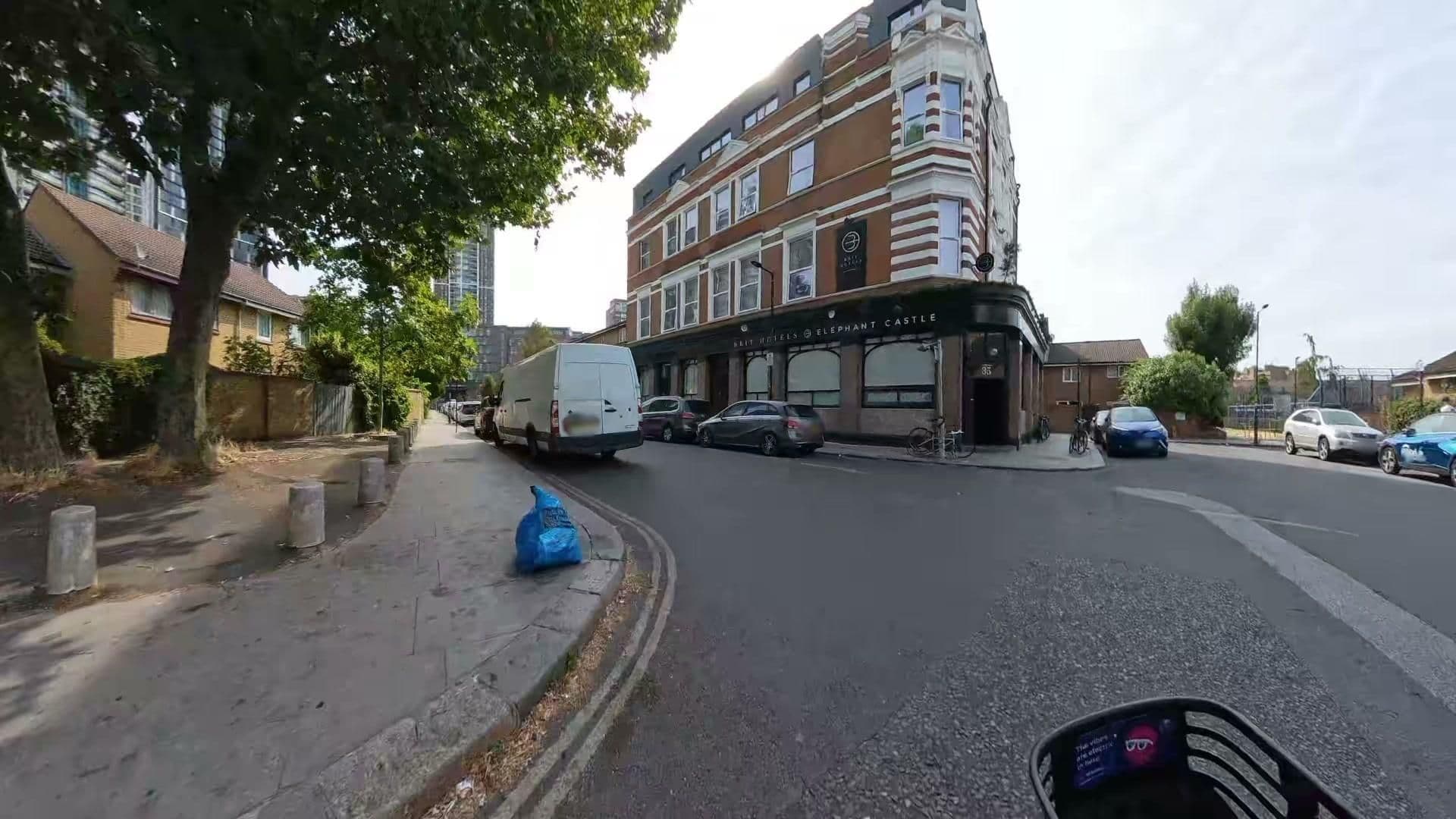 Street view near Brit Hotels Elephant Castle, Lambeth — © athuler (CC BY-SA · Mapillary)
