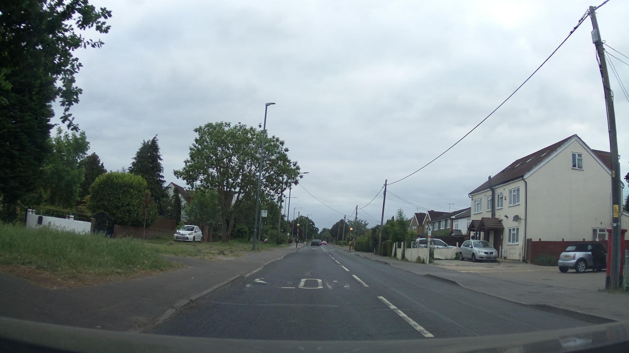 Street view near Pinewood 1 Bedroom Apartment B By Arista Living, Iver Heath — © southglos (CC BY-SA · Mapillary)