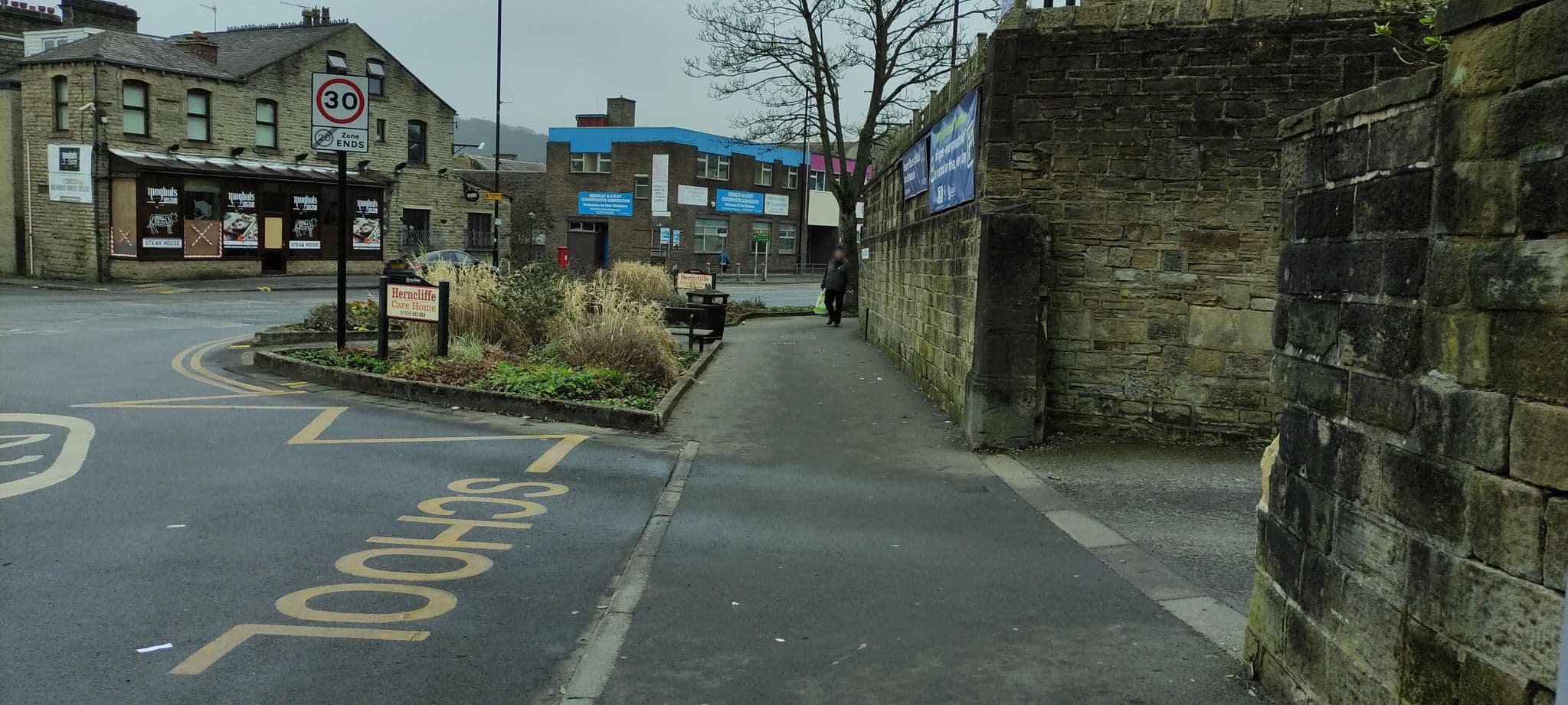 Street view near New Unique Keighley Room, Keighley — © jethro10 (CC BY-SA · Mapillary)