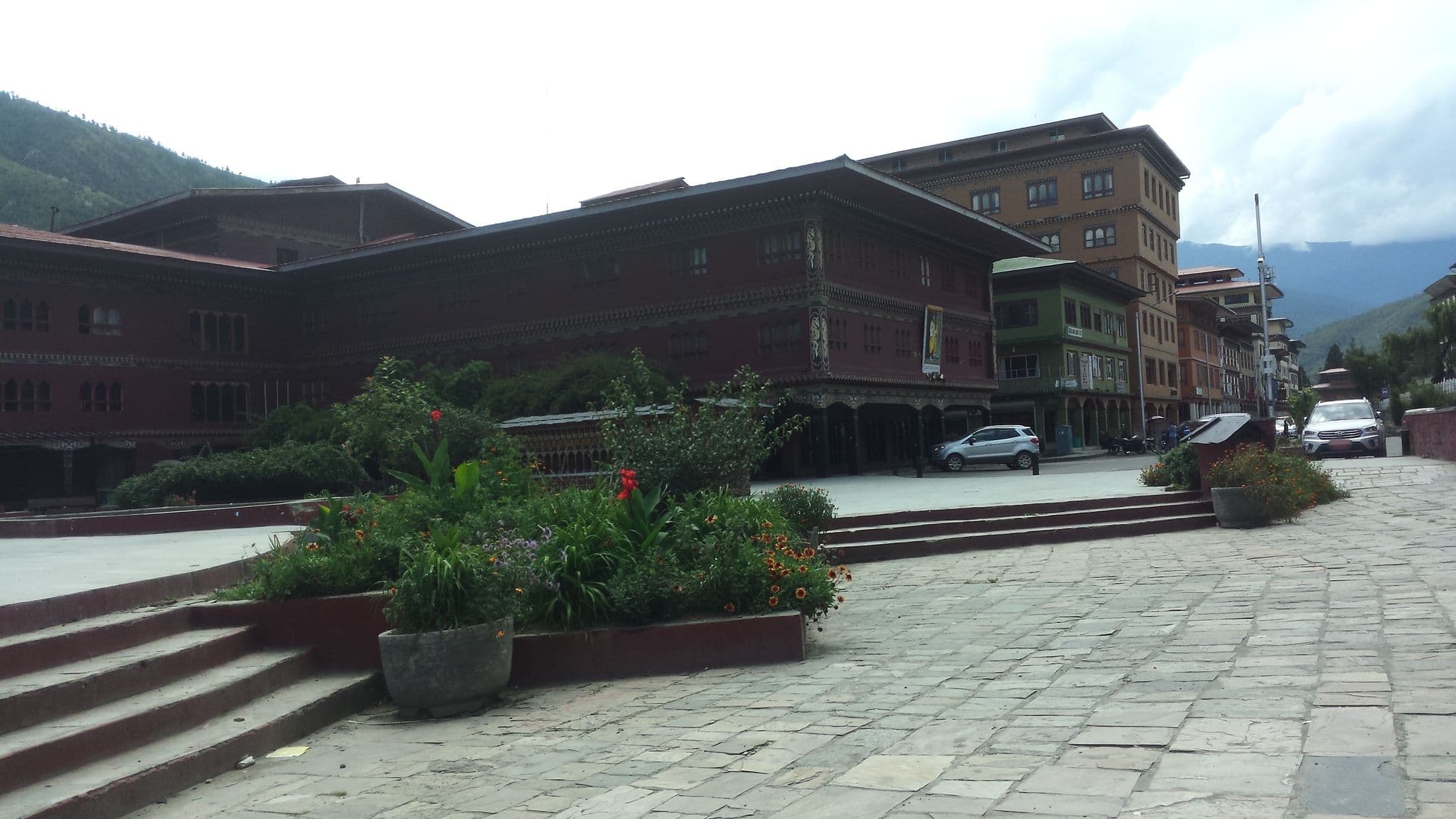 Street view near Hotel Dhey-kyid, Thimphu