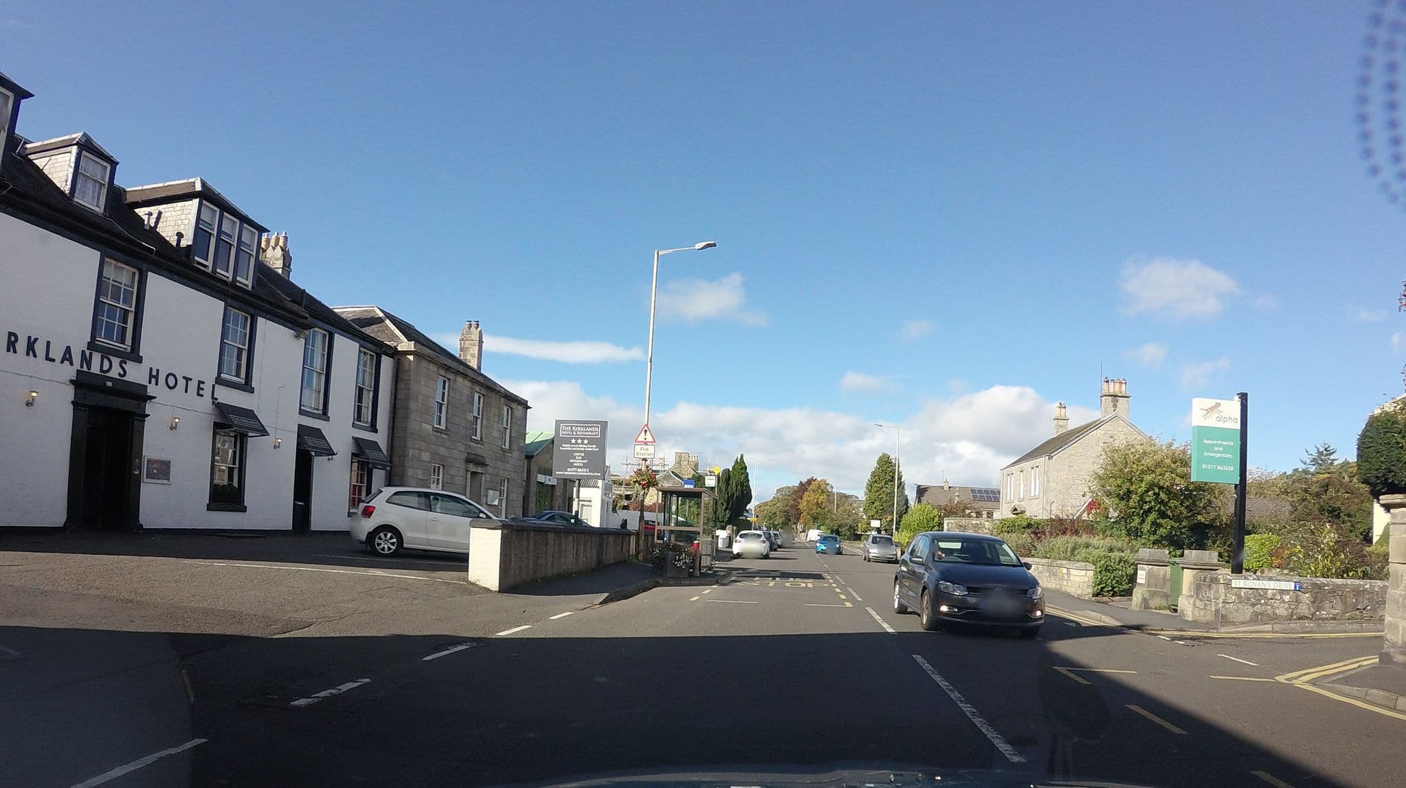 Street view near Kirklands Hotel, Kinross — © hobgoblin (CC BY-SA · Mapillary)