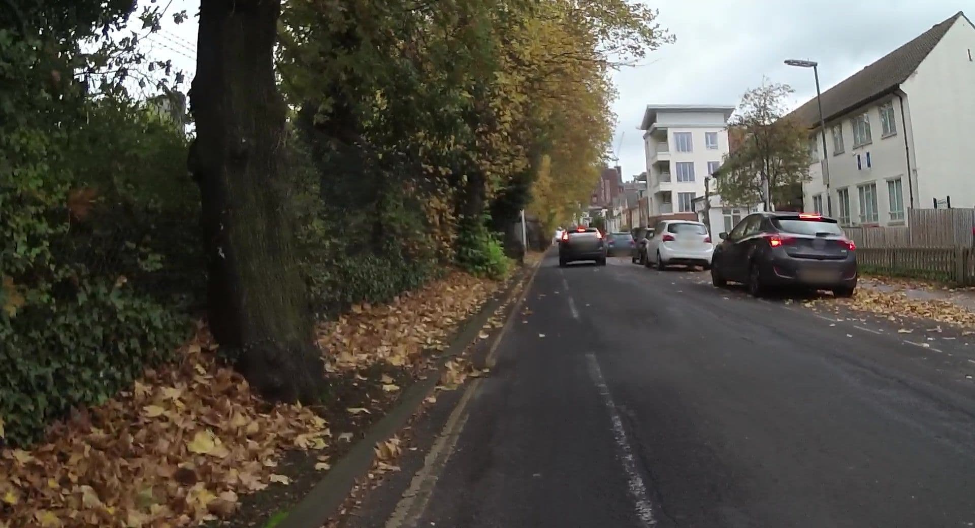 Street view near Maybury Lodge, Woking — © jpennycook (CC BY-SA · Mapillary)