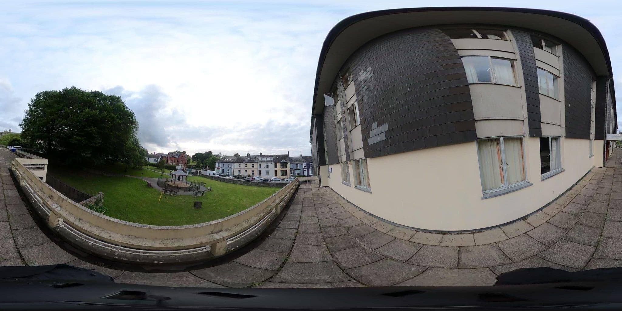 Street view near Lloyd Thomas Centre, Lampeter — © ilyankou (CC BY-SA · Mapillary)