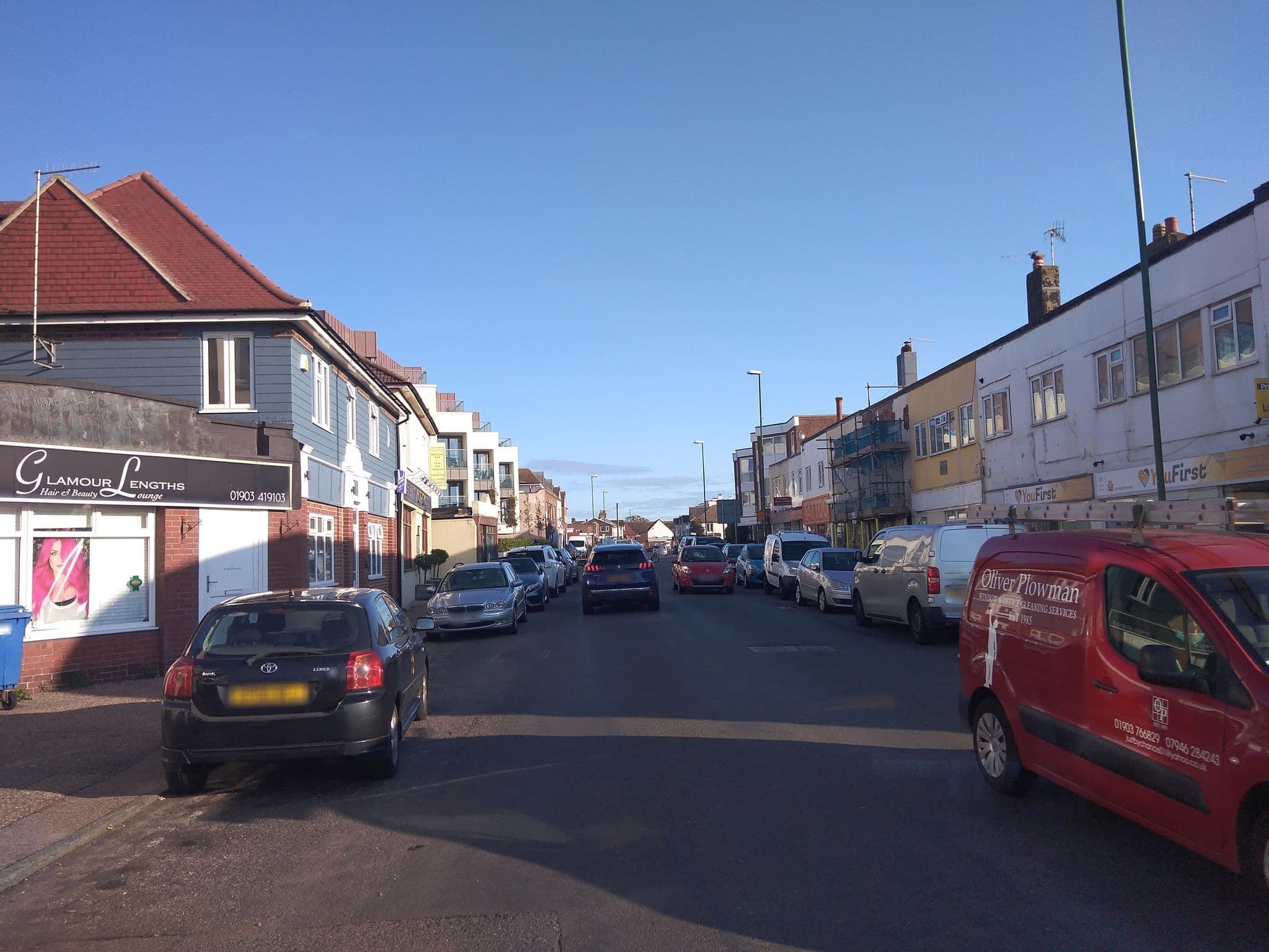 Street view near Seaview House, Lancing — © andreste96 (CC BY-SA · Mapillary)