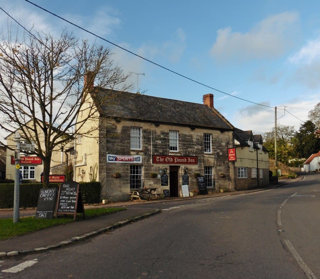 The Old Pound Inn (via Wikimedia Commons, CC BY-SA 2.0)