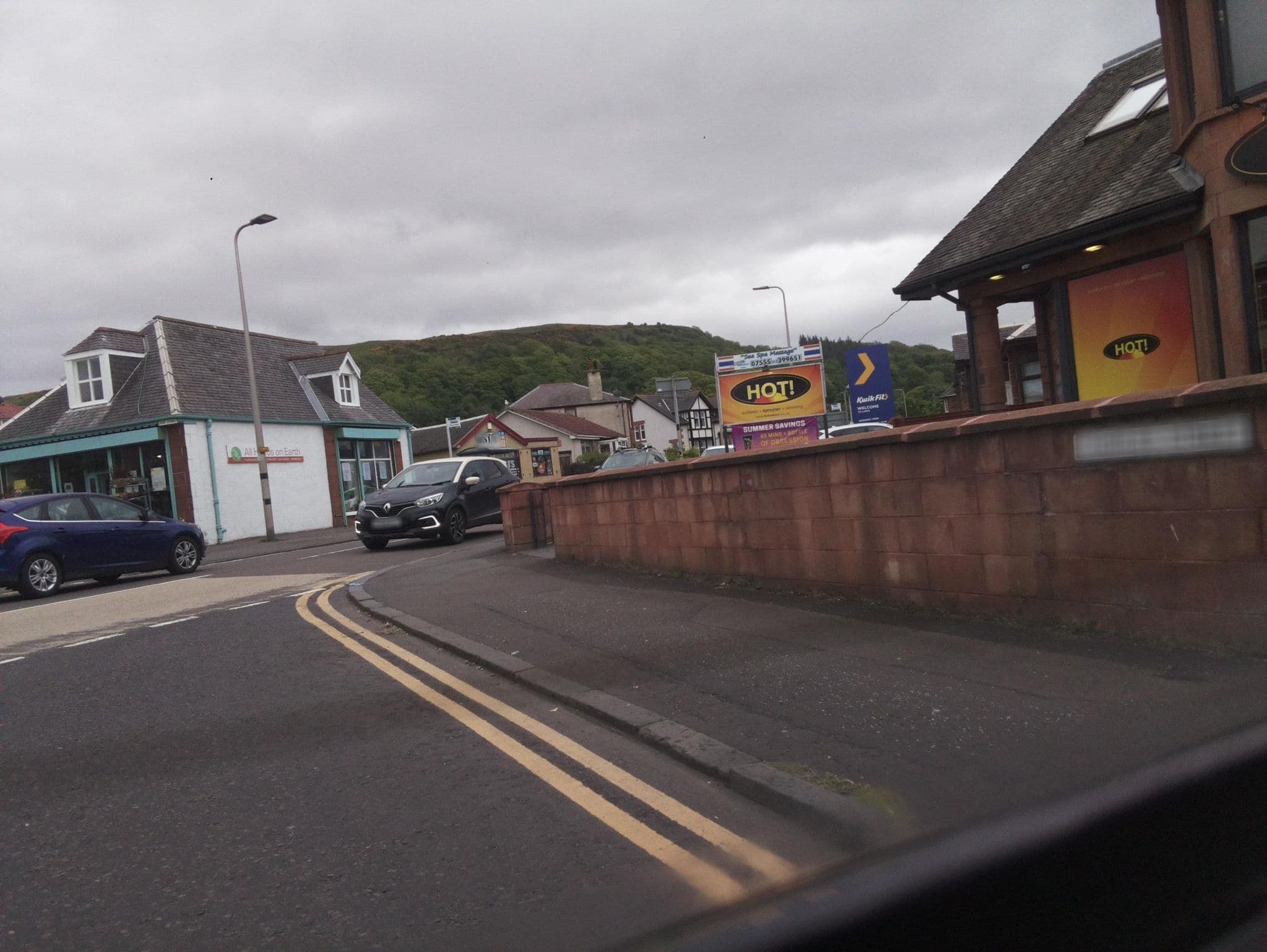 Street view near Roberta’ s Guest House Largs, Largs — © southglos (CC BY-SA · Mapillary)