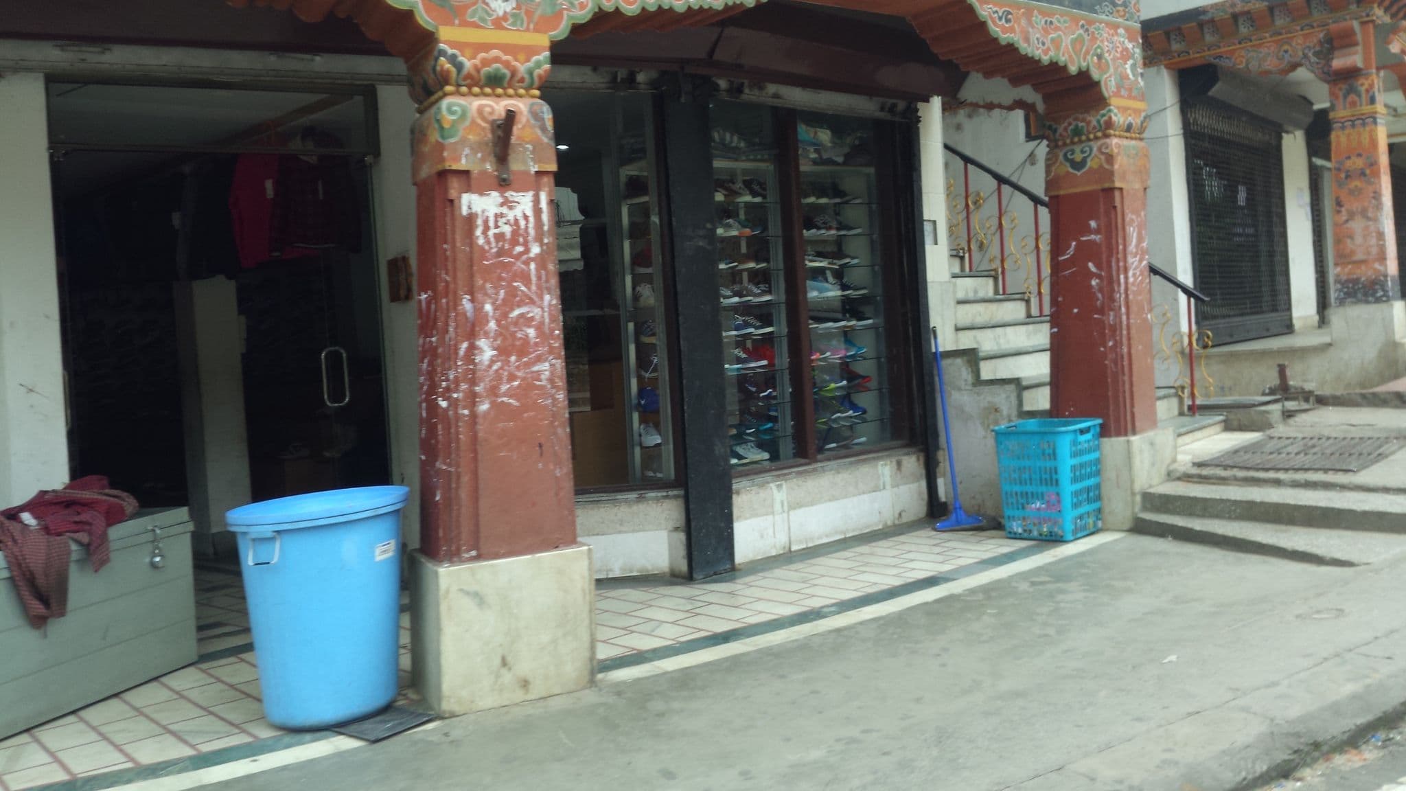 Street view near Galingkha, Thimphu