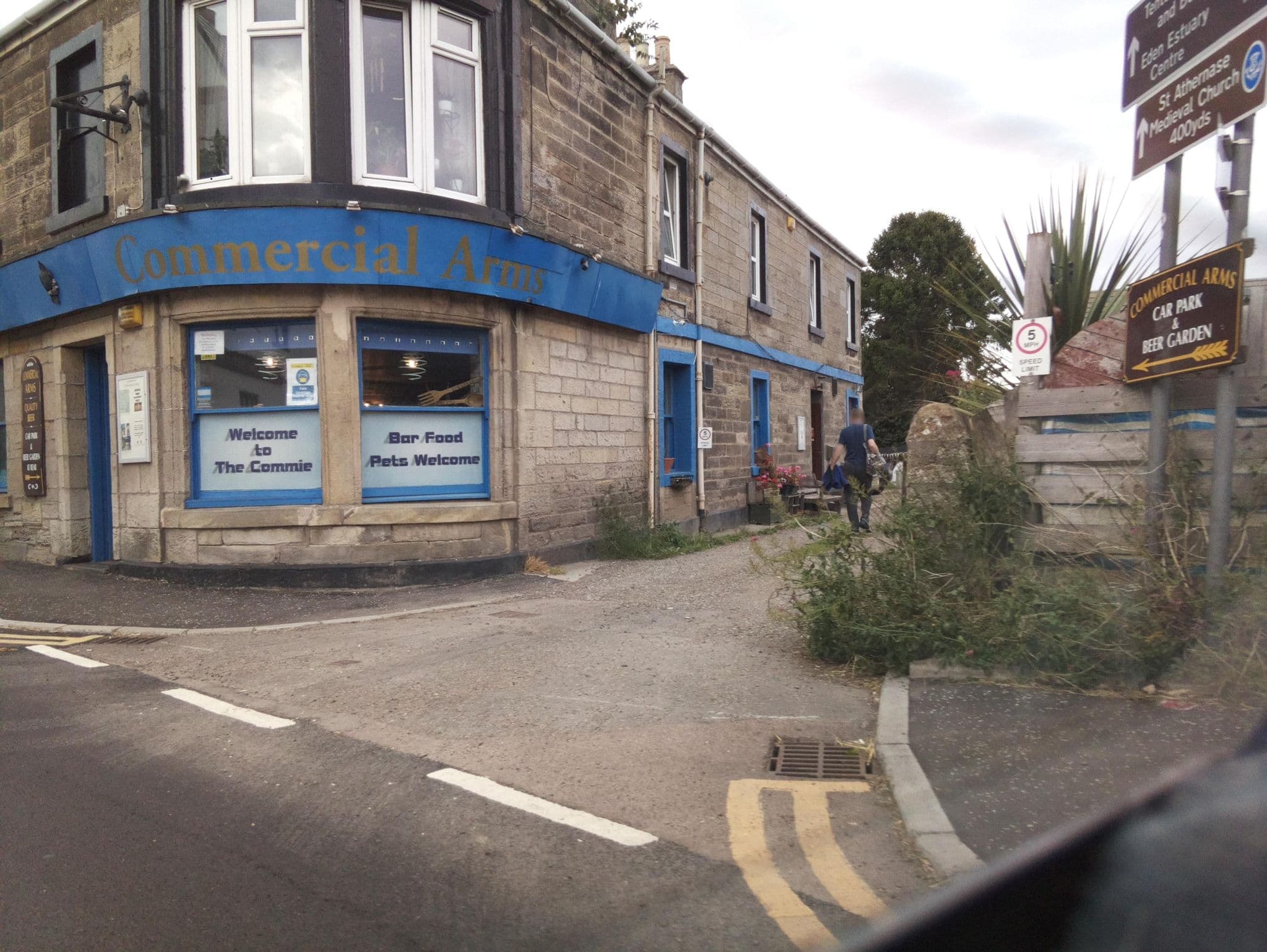Street view near Ye Olde Hotel, Leuchars — © southglos (CC BY-SA · Mapillary)