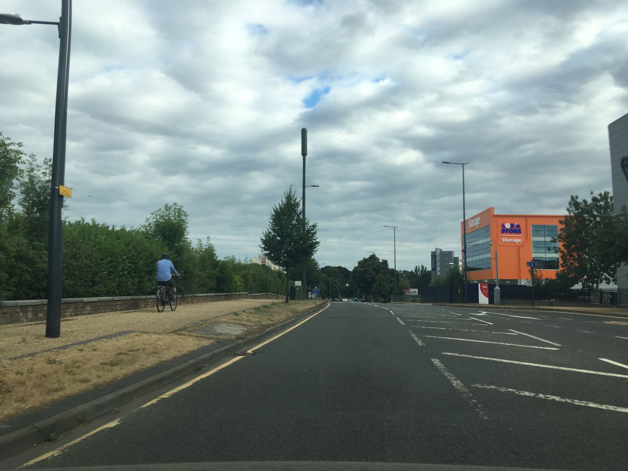 Street view near Gateway Hotel, Hemel Hempstead — © sds (CC BY-SA · Mapillary)