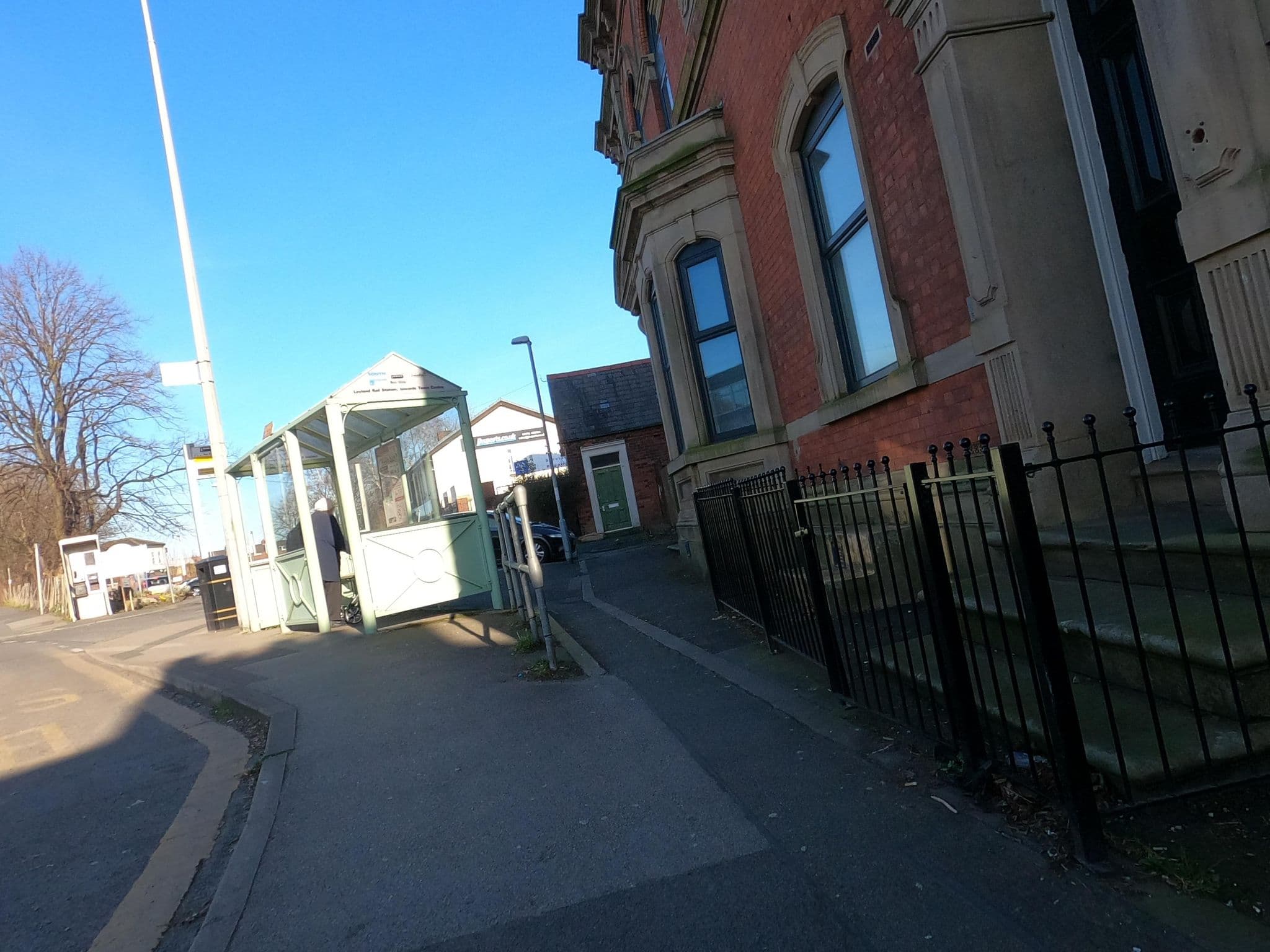 Street view near Queens Hotel, Leyland — © tonys999 (CC BY-SA · Mapillary)