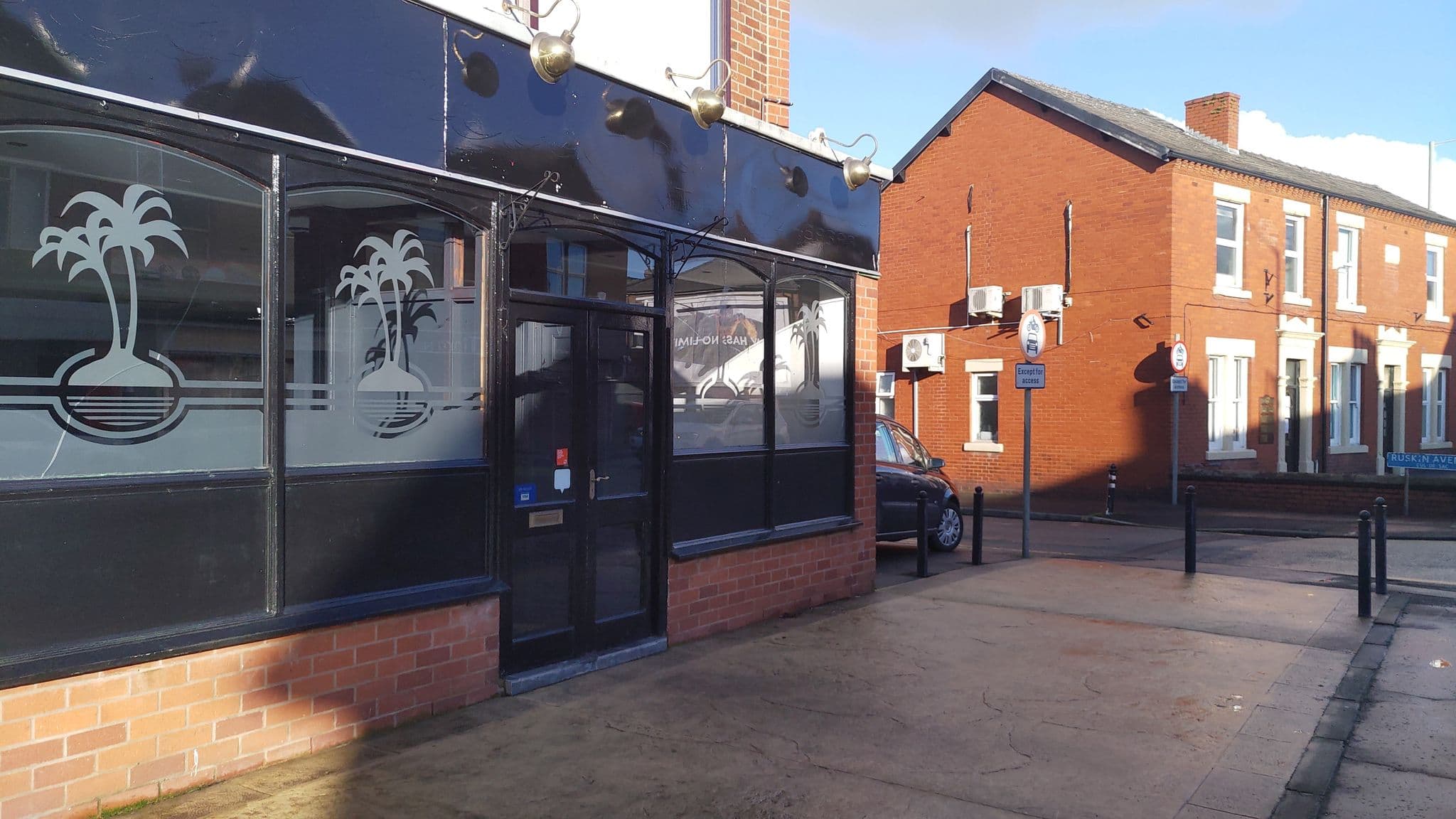 Street view near Leyland Town Centre Quiet Hub 2 bedroom 4 beds superfast WIFI free parking close to station and High Street - Entire Place, Leyland — © tonys999 (CC BY-SA · Mapillary)