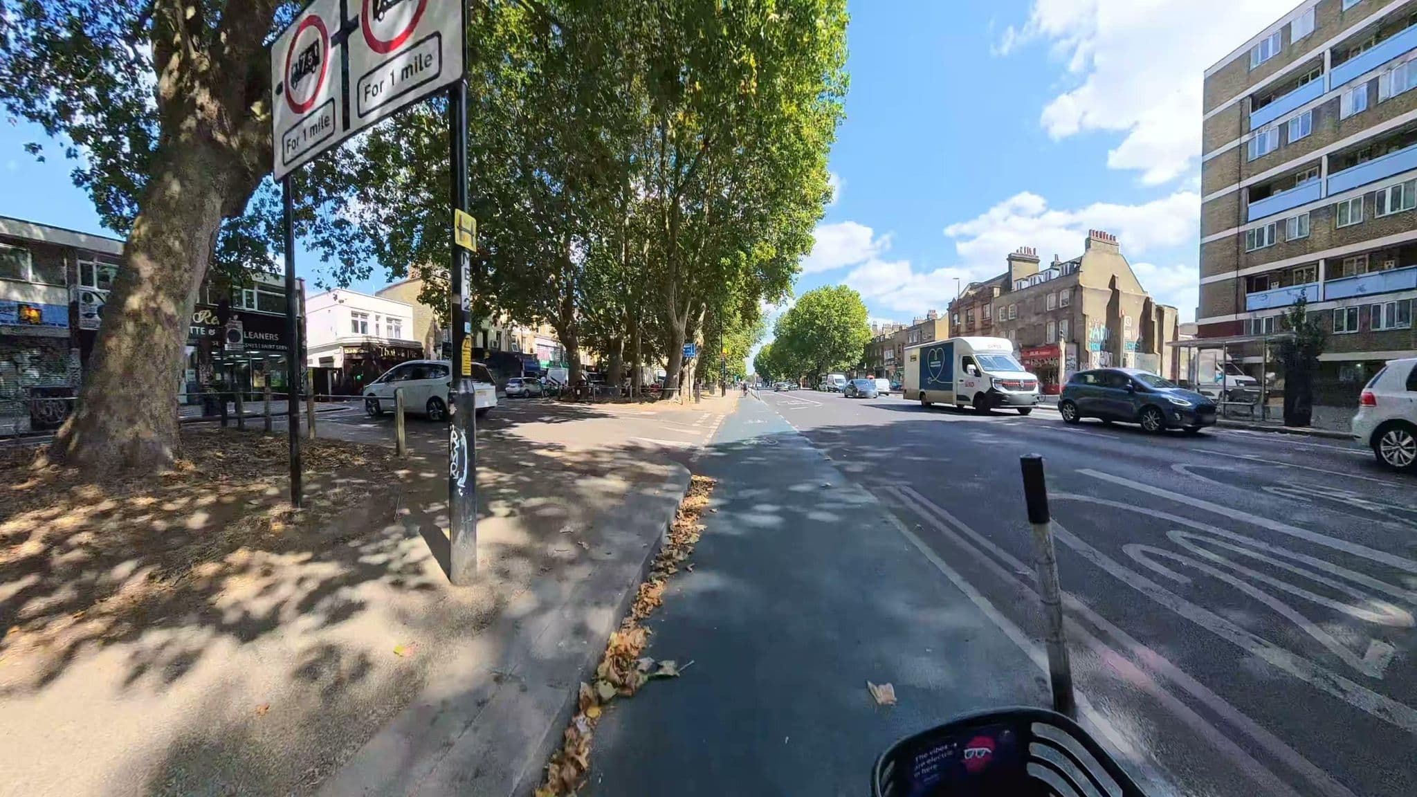 Street view near CRLONDON, Stepney — © athuler (CC BY-SA · Mapillary)