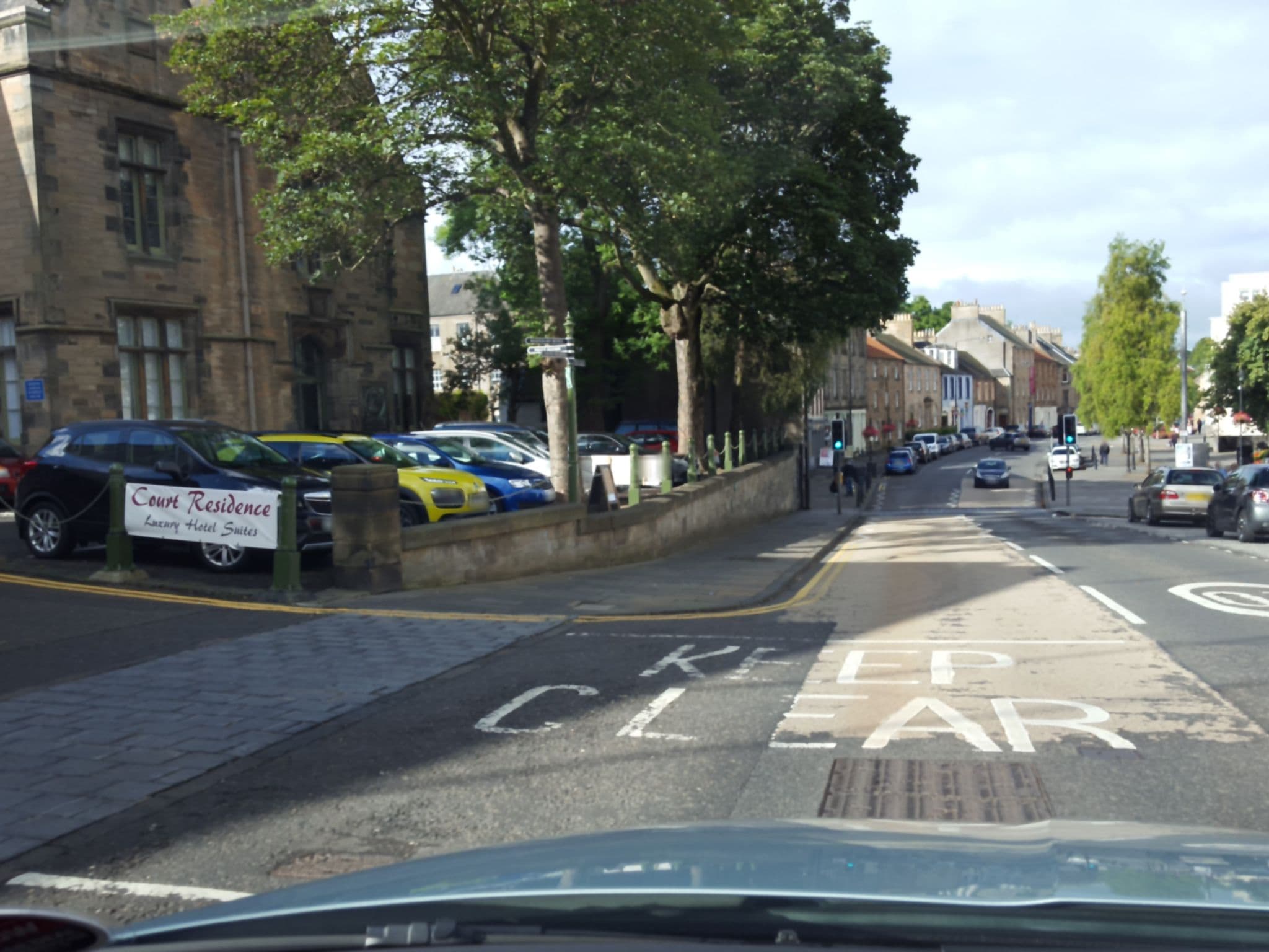 Street view near Court Residence, Linlithgow — © hobgoblin (CC BY-SA · Mapillary)