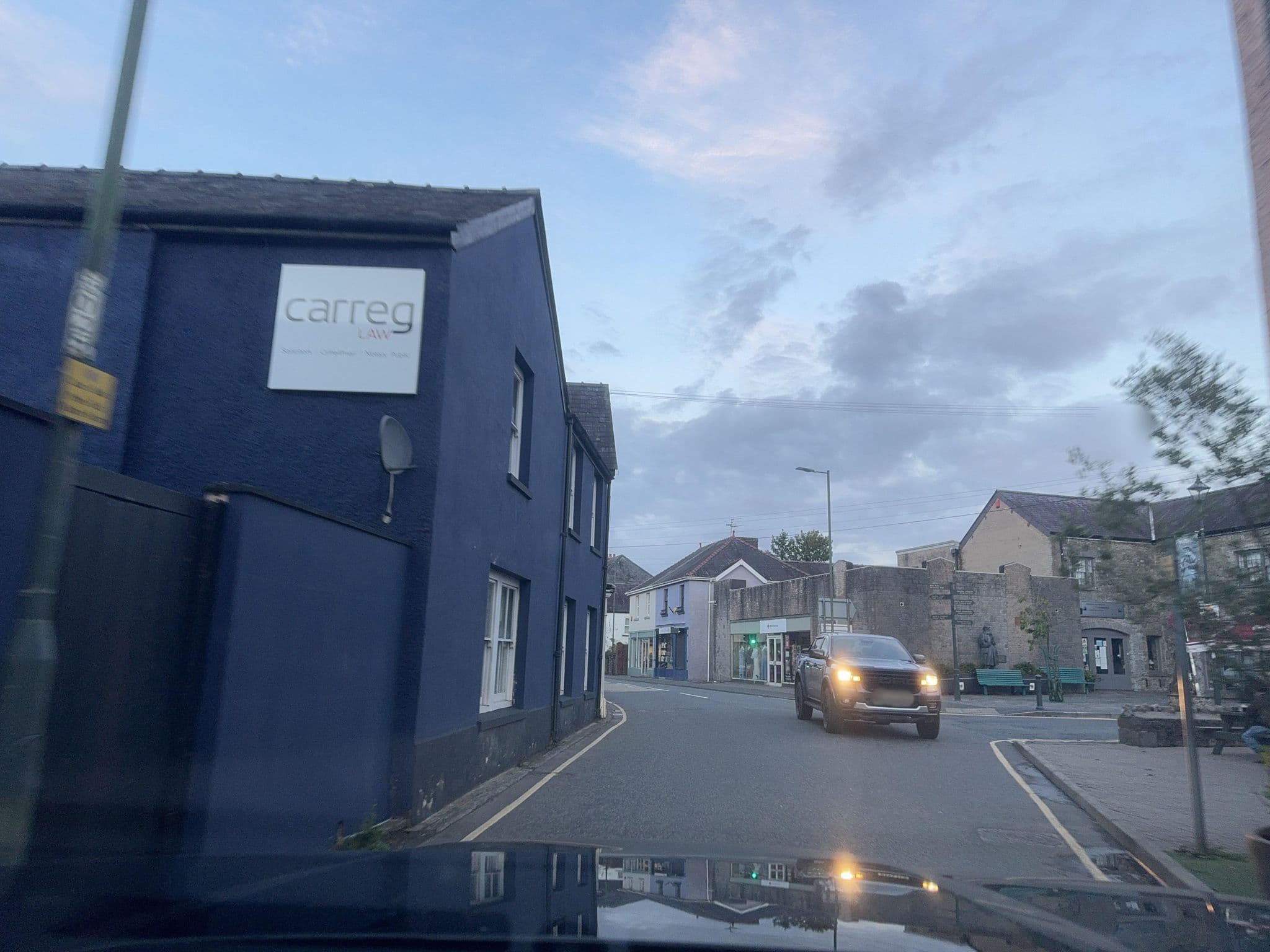 Street view near The Castle Hotel - Double Room, Llandovery — © laye (CC BY-SA · Mapillary)