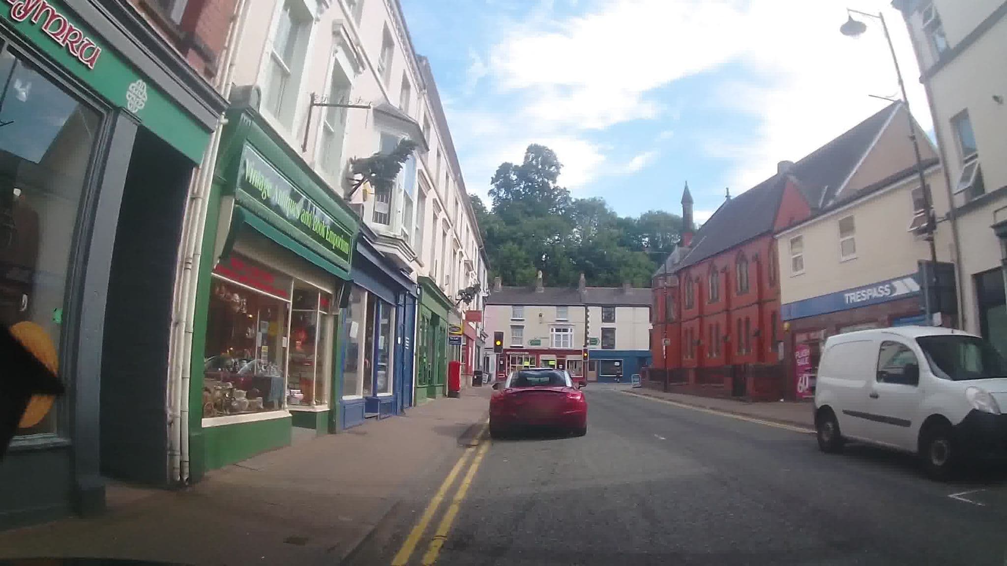 Street view near Without A Paddle Hotel, Llangollen — © trigpoint (CC BY-SA · Mapillary)