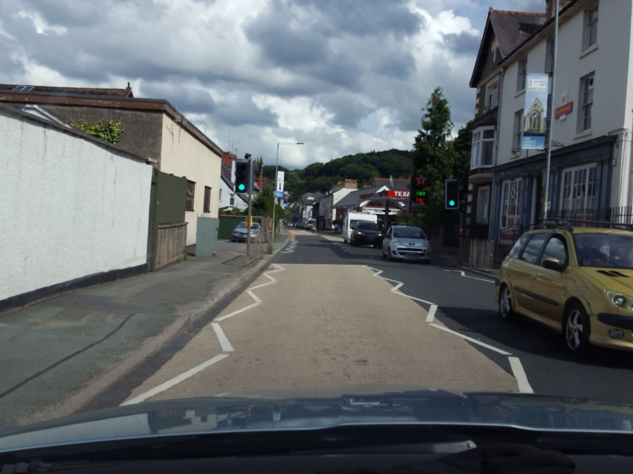 Street view near Cambrian House (Book Direct Best Prices), Llangollen — © hobgoblin (CC BY-SA · Mapillary)