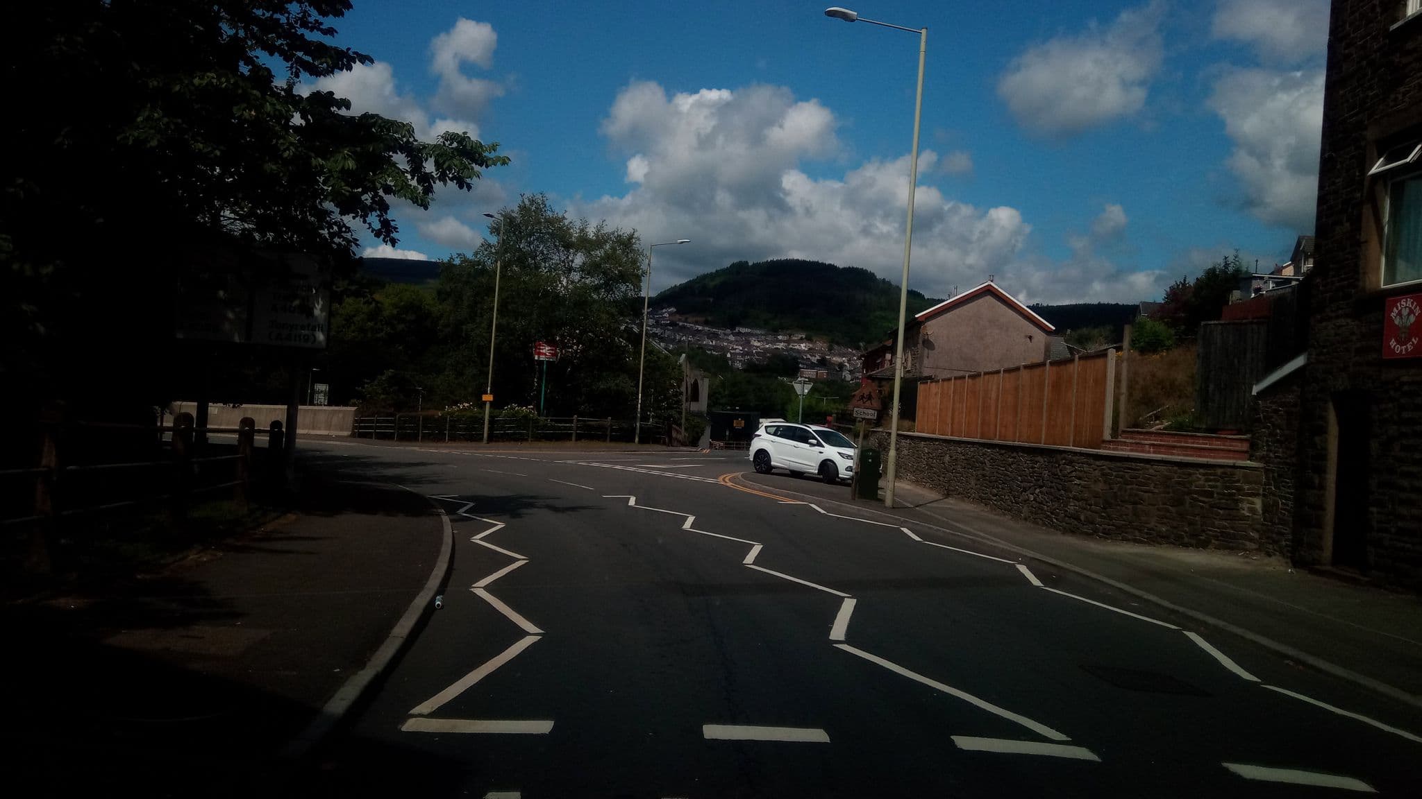 Street view near Miskin Hotel, Tonypandy — © victuallers (CC BY-SA · Mapillary)