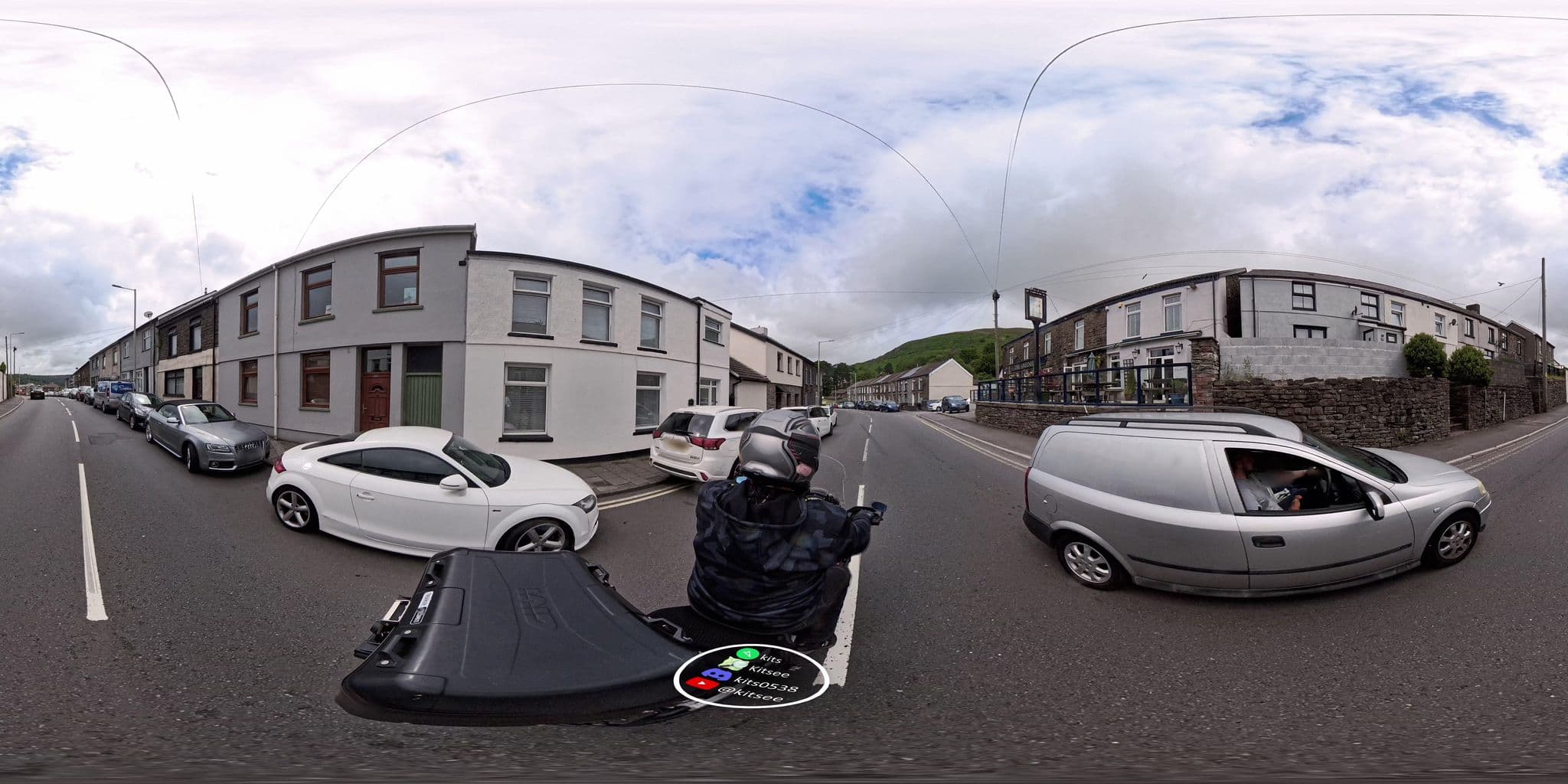 Street view near Greenfield Hotel, Pentre — © kits (CC BY-SA · Mapillary)