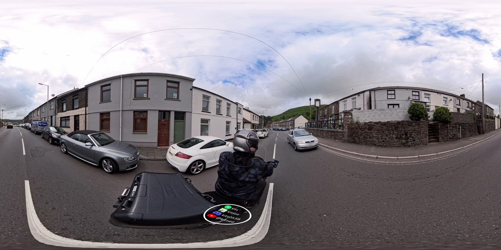 Street view near The Greenfield Hotel, Pentre — © kits (CC BY-SA · Mapillary)