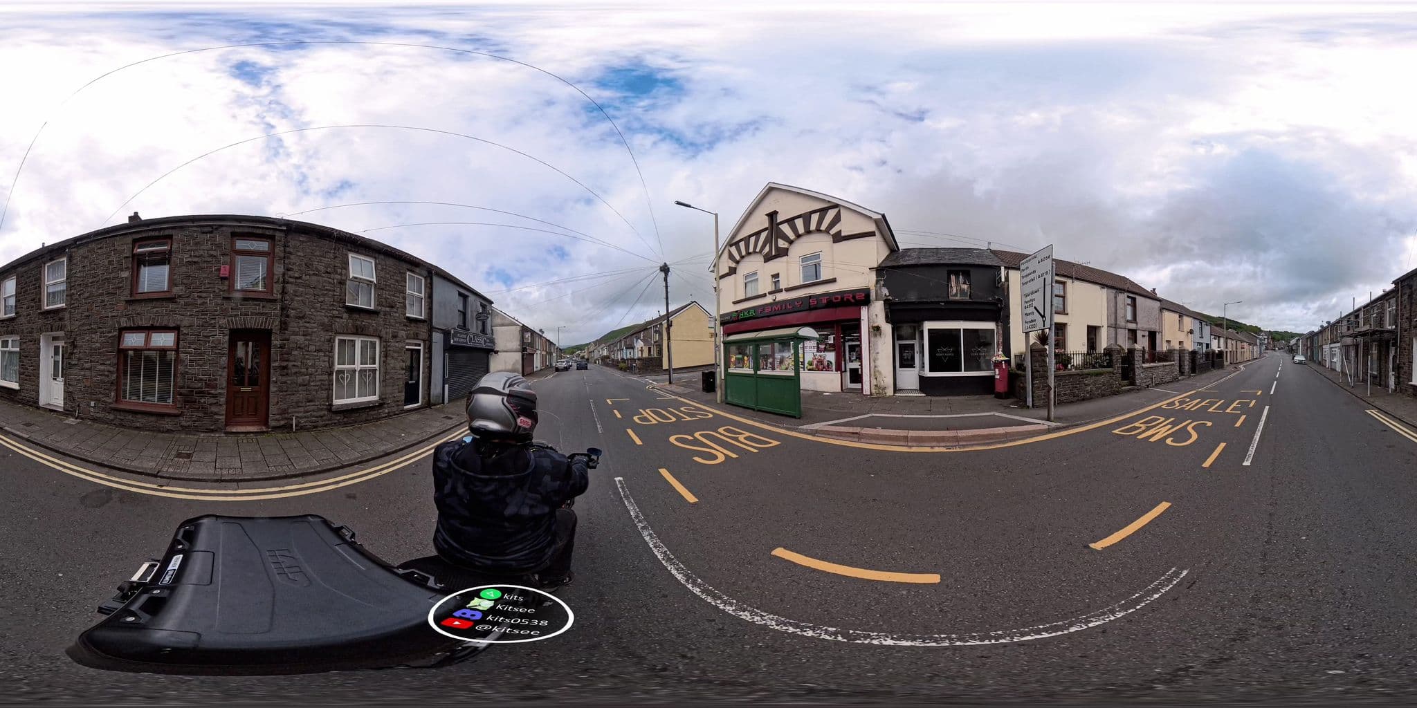 Street view near Gelligaled Hotel, Llwynypia — © kits (CC BY-SA · Mapillary)