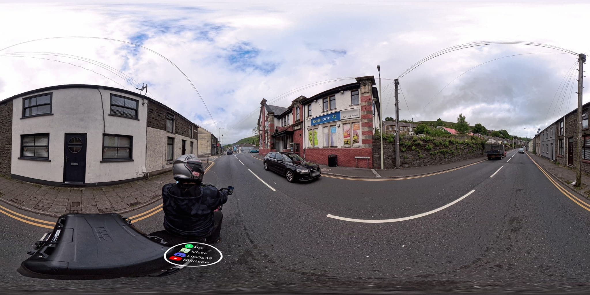 Street view near Star Hotel, Llwynypia — © kits (CC BY-SA · Mapillary)