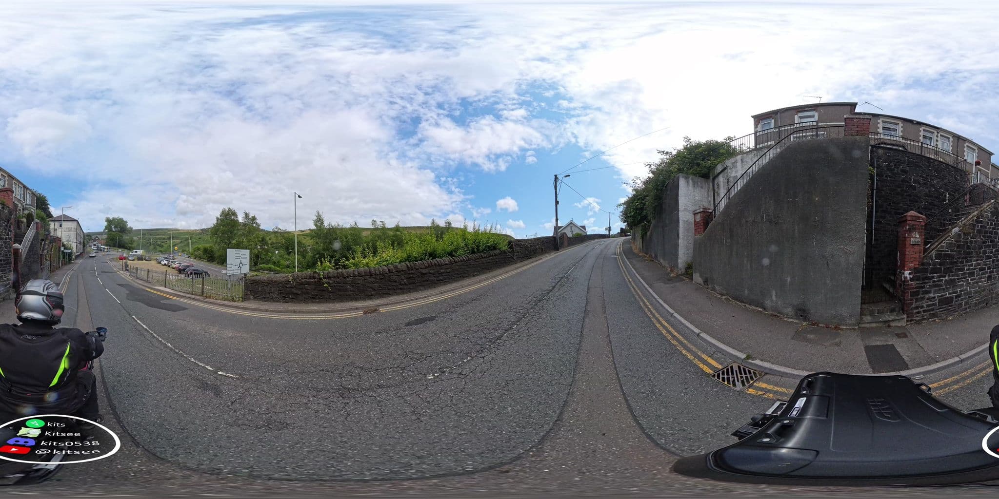 Street view near Jubilee Hotel, Llwynypia — © kits (CC BY-SA · Mapillary)