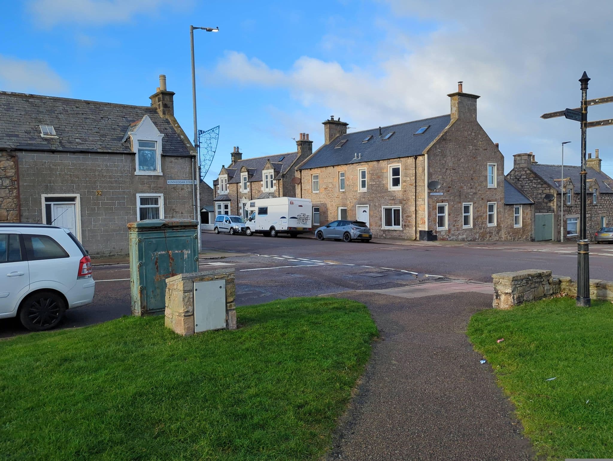 Street view near Wee Wickie CottageandWickie House, Lossiemouth — © coetserw (CC BY-SA · Mapillary)