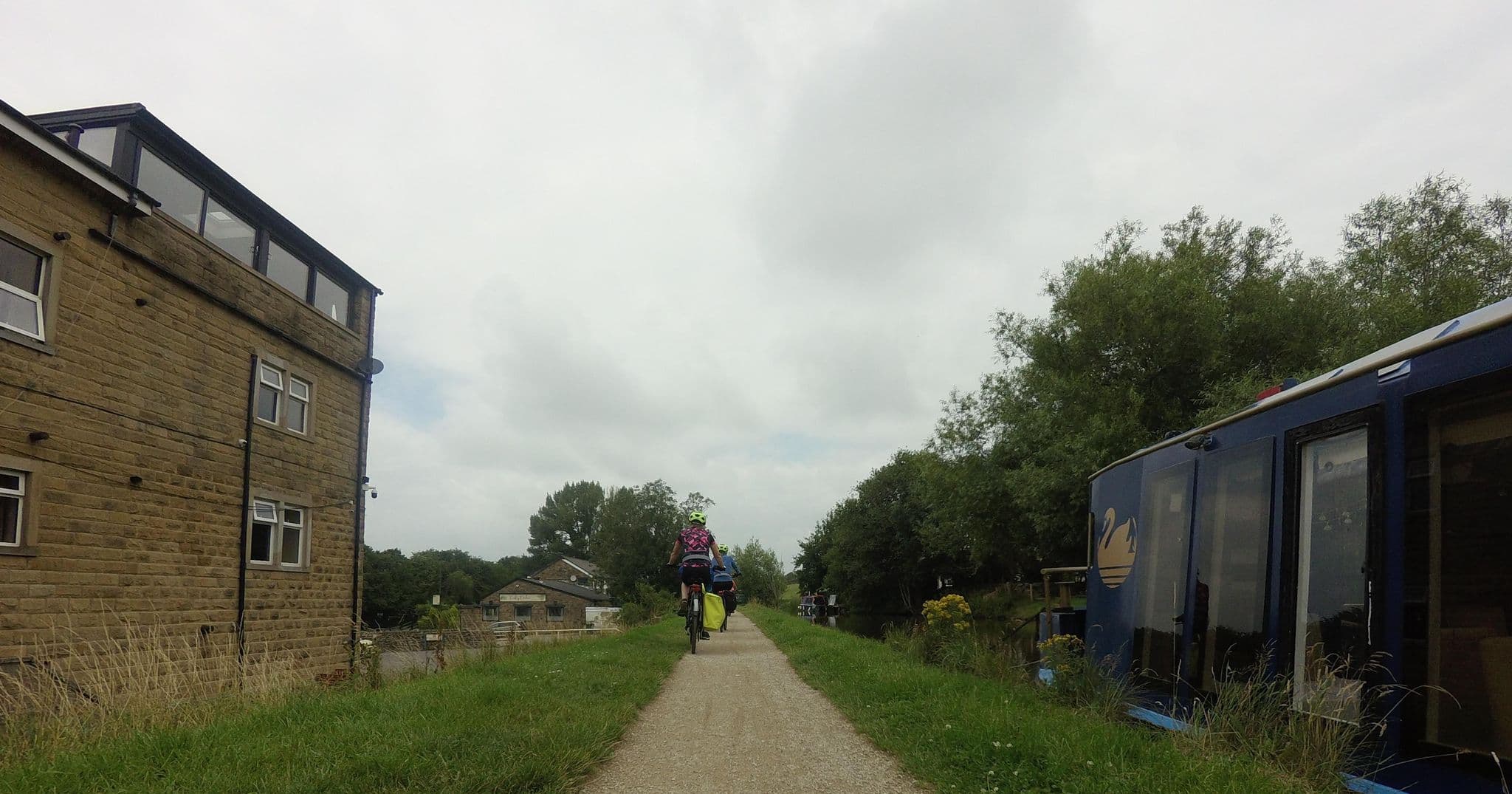 Street view near Rendezvous Hotel, Low Bradley — © tallguy (CC BY-SA · Mapillary)