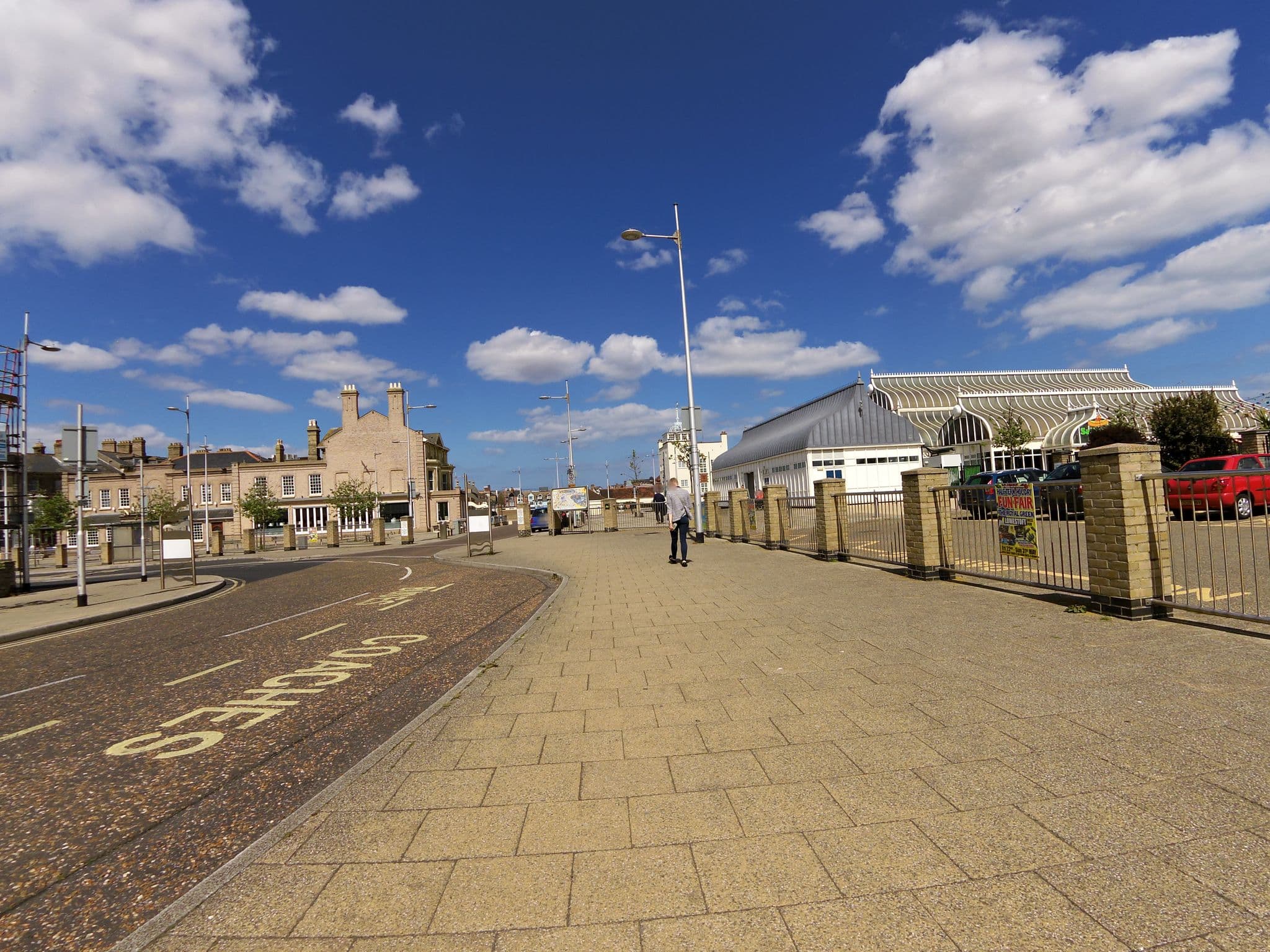 Street view near Pier Hotel, Lowestoft — © smsm1 (CC BY-SA · Mapillary)