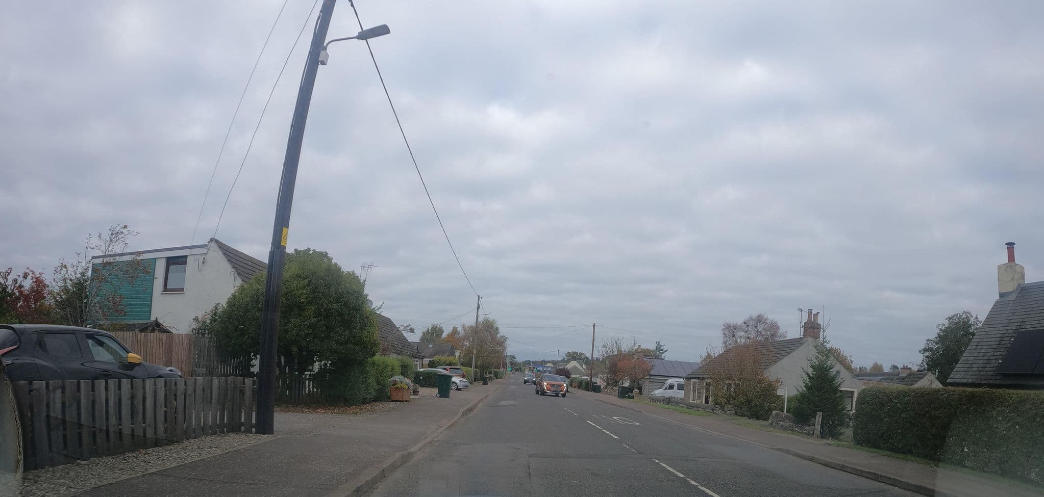 Street view near The Anglers Inn, Luncarty — © hobgoblin (CC BY-SA · Mapillary)