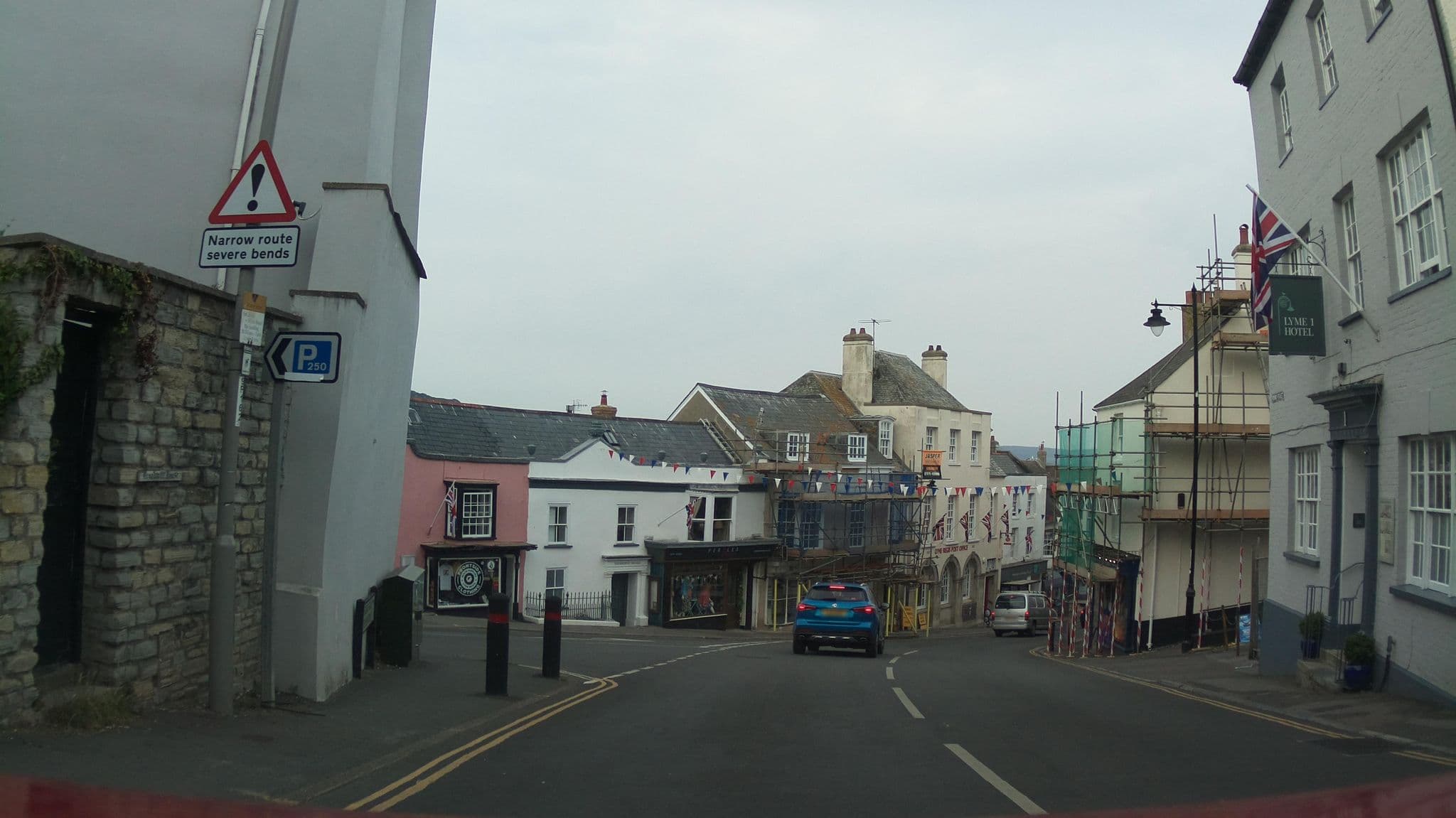 Street view near The Cobb Inn, Lyme Regis — © southglos (CC BY-SA · Mapillary)
