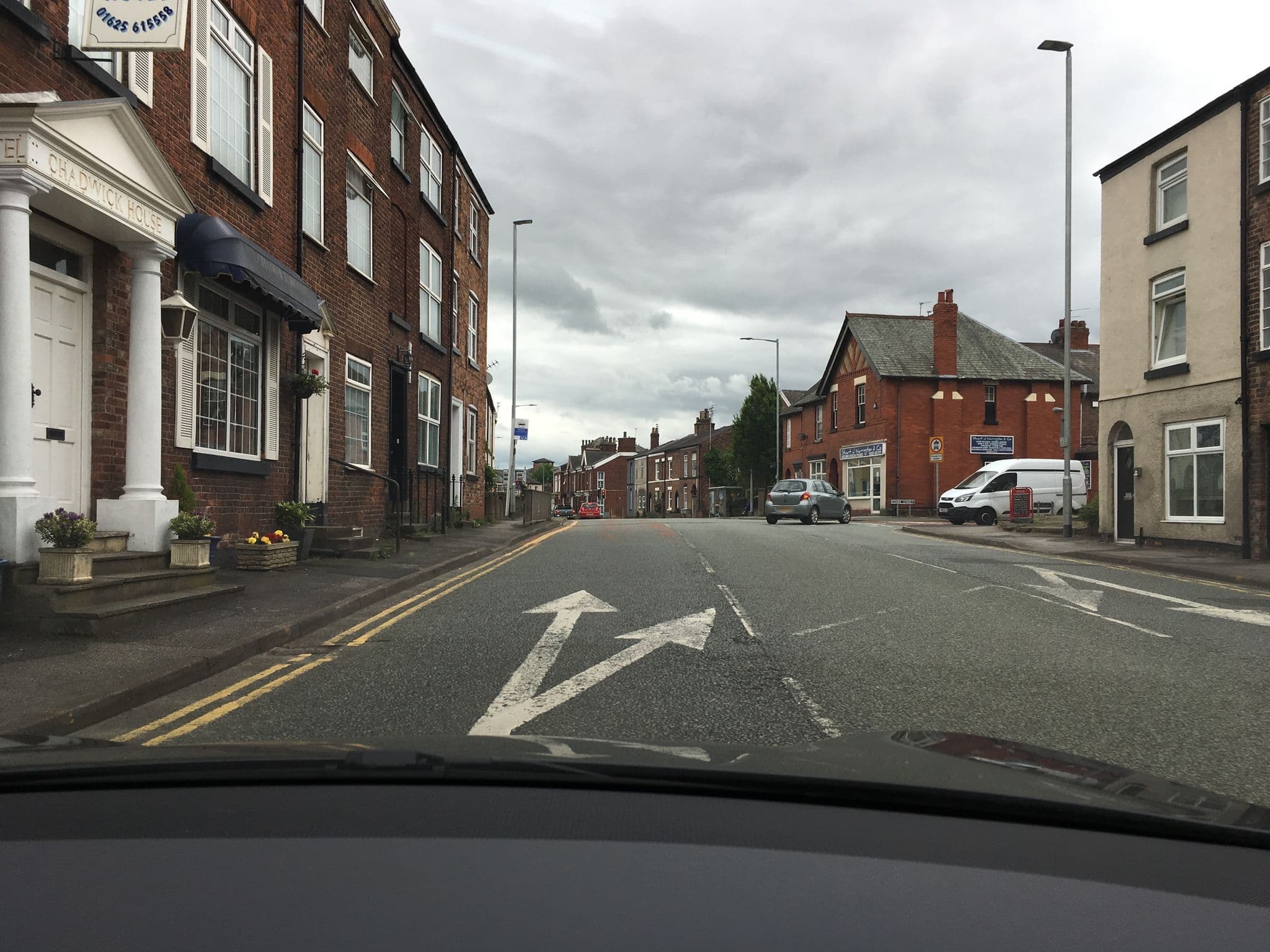 Street view near Chadwick House Hotel, Macclesfield — © julianlb (CC BY-SA · Mapillary)