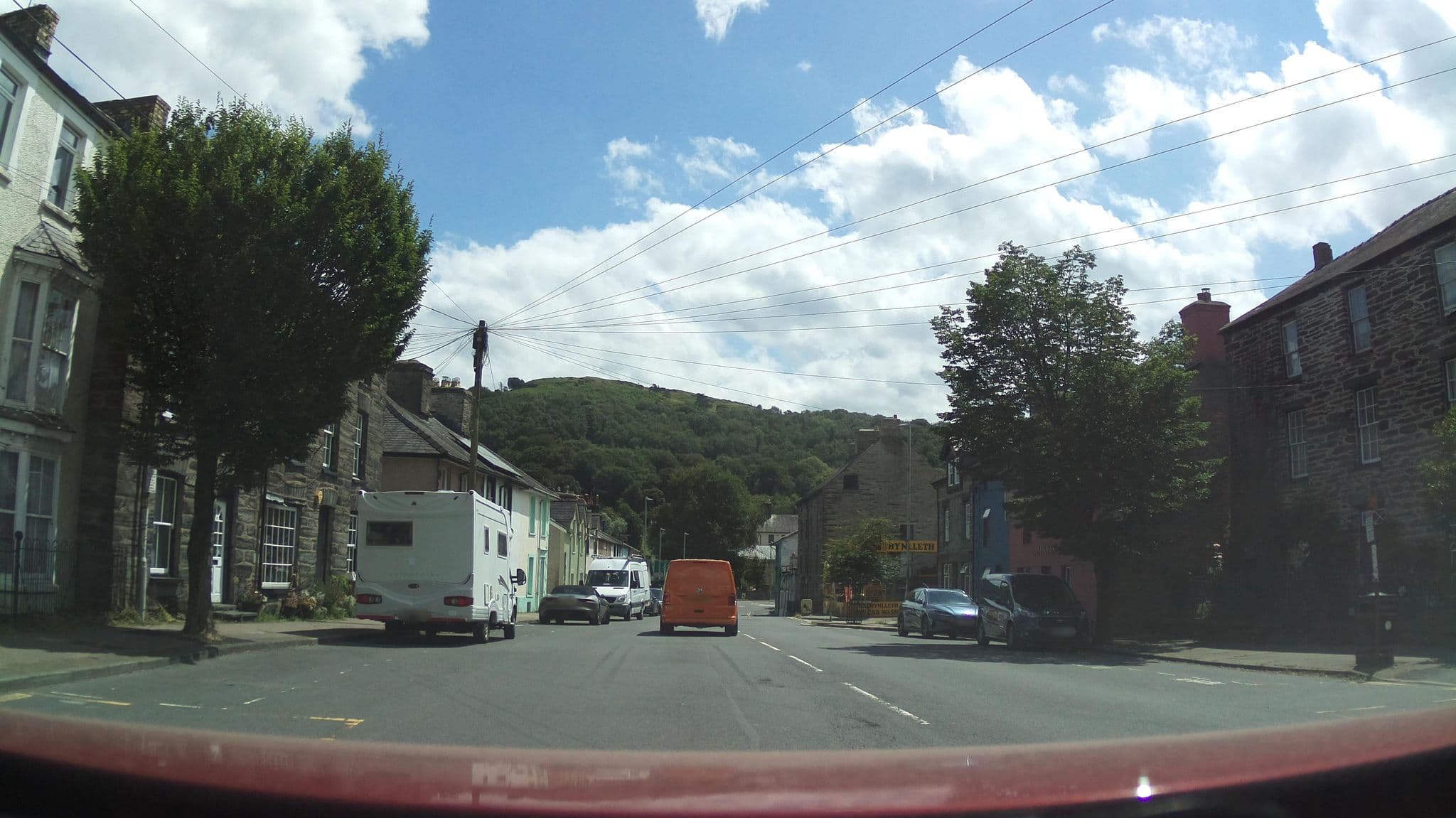 Street view near The White Lion Hotel, Machynlleth — © southglos (CC BY-SA · Mapillary)