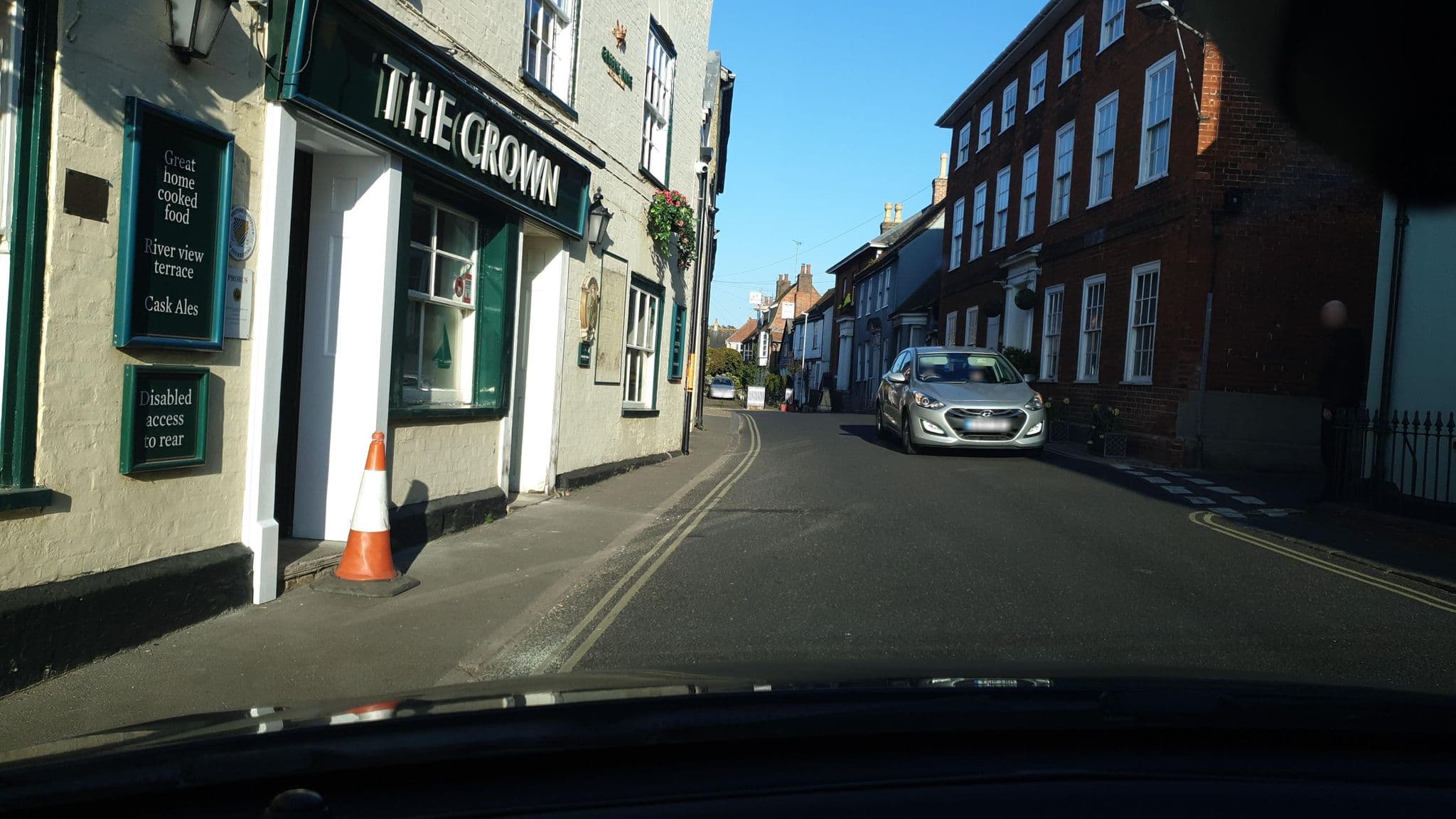 Street view near The Crown Pub and Hotel, Manningtree — © edloach (CC BY-SA · Mapillary)