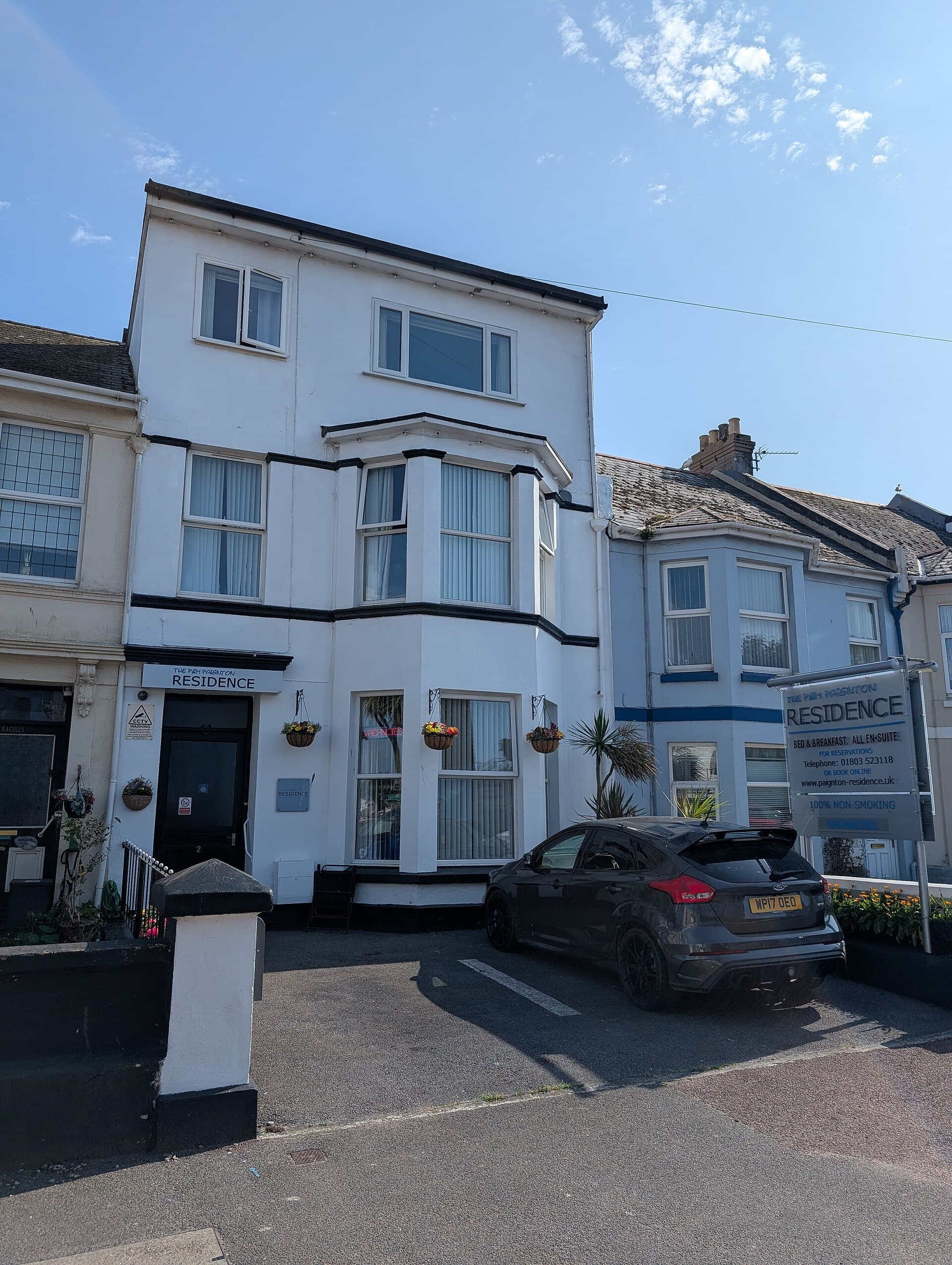 The P&M Paignton Residence (via Wikimedia Commons, CC BY-SA 3.0)