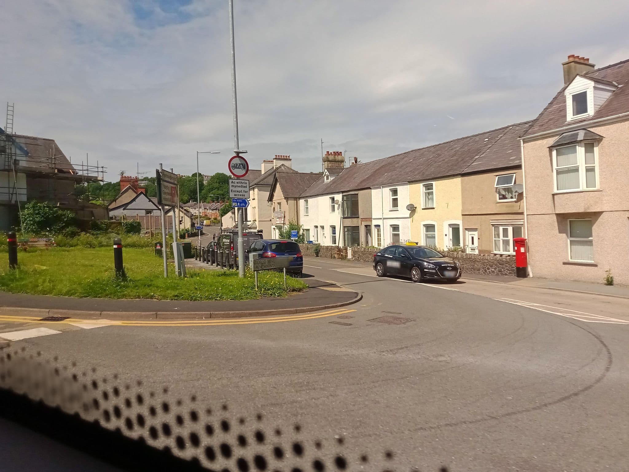 Street view near Bulkeley Arms Hotel, Menai Bridge — © annekaro (CC BY-SA · Mapillary)
