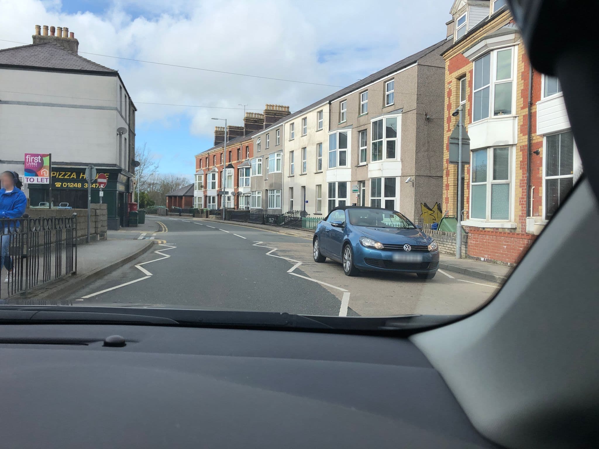 Street view near Belle Vue Hotel, Menai Bridge — © noseinthewind (CC BY-SA · Mapillary)