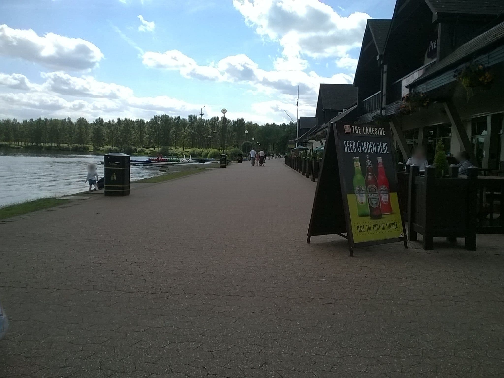 Street view near Willen Lodge, Milton Keynes — © pt1 (CC BY-SA · Mapillary)