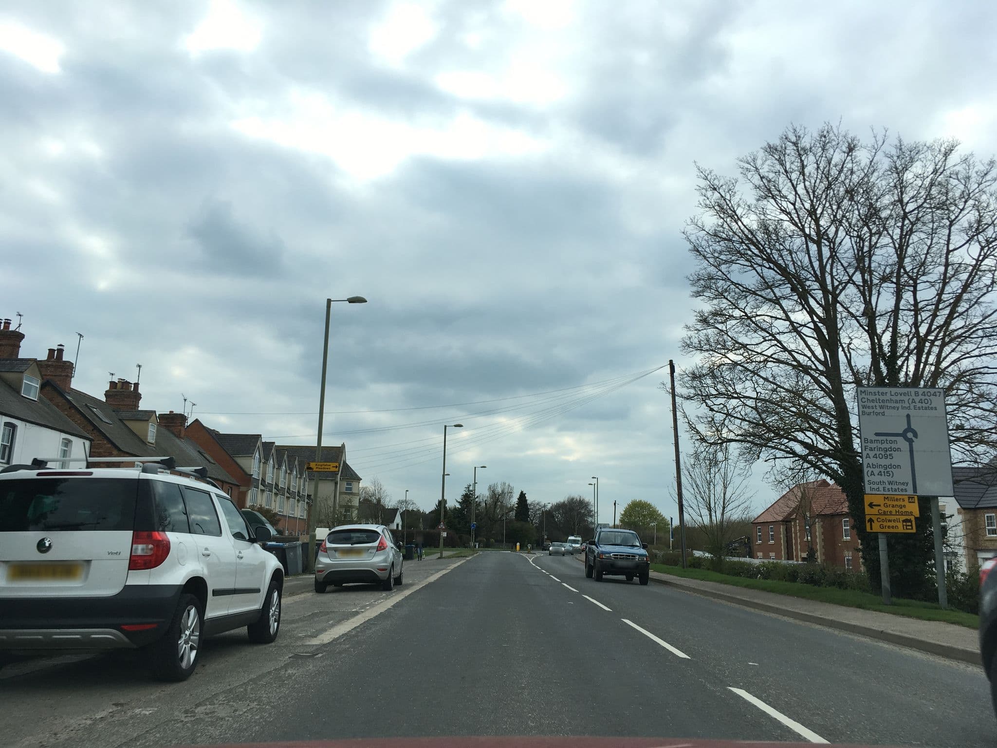 Street view near Hawthorn House bed & breakfast, Witney — © southglos (CC BY-SA · Mapillary)