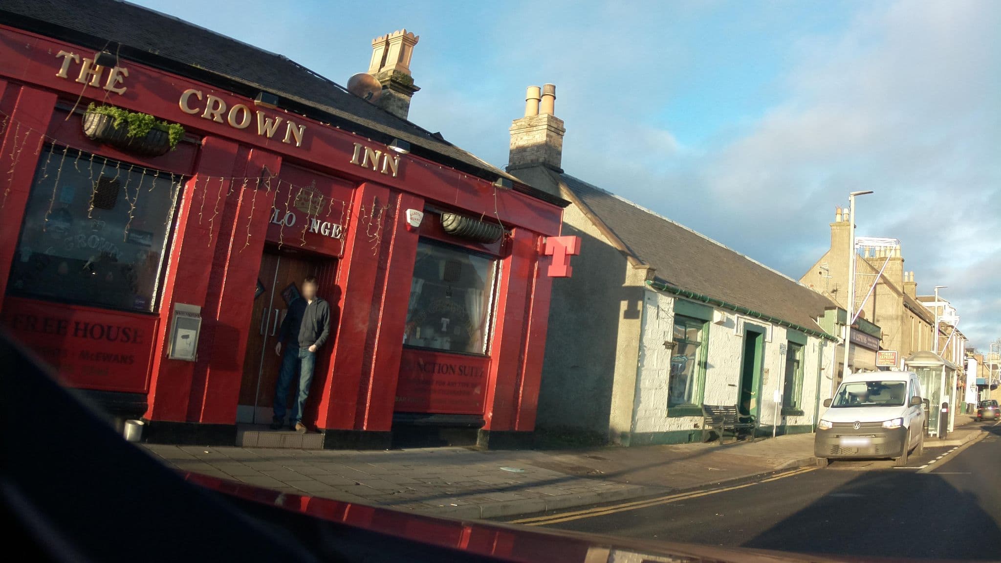 Street view near The Crown Inn, Monifieth — © southglos (CC BY-SA · Mapillary)
