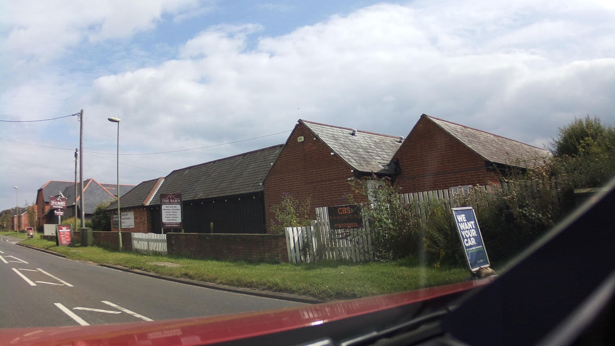 Street view near Willow court, New Milton — © southglos (CC BY-SA · Mapillary)