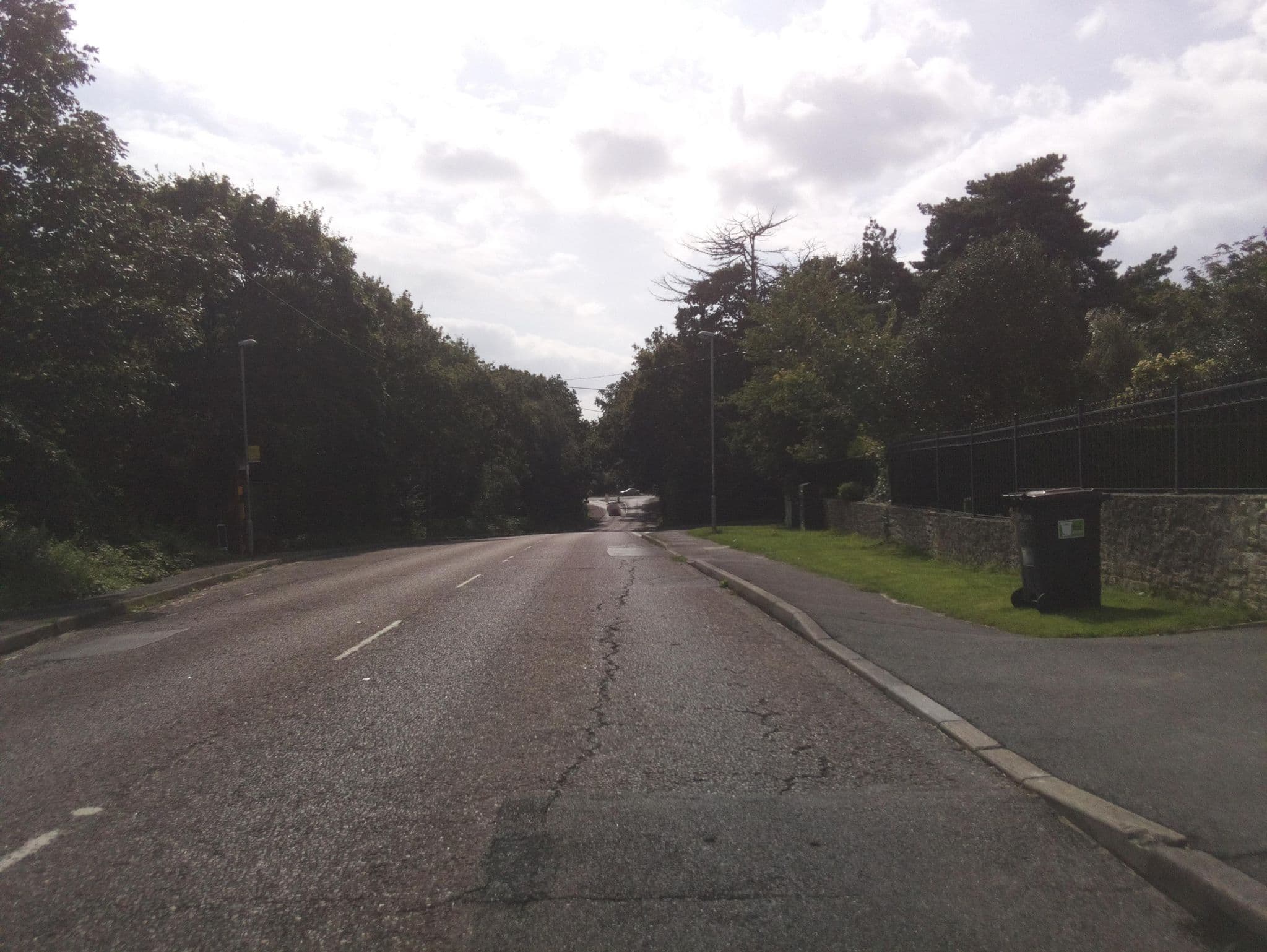 Street view near Walkford Hotel, Barton on Sea — © southglos (CC BY-SA · Mapillary)