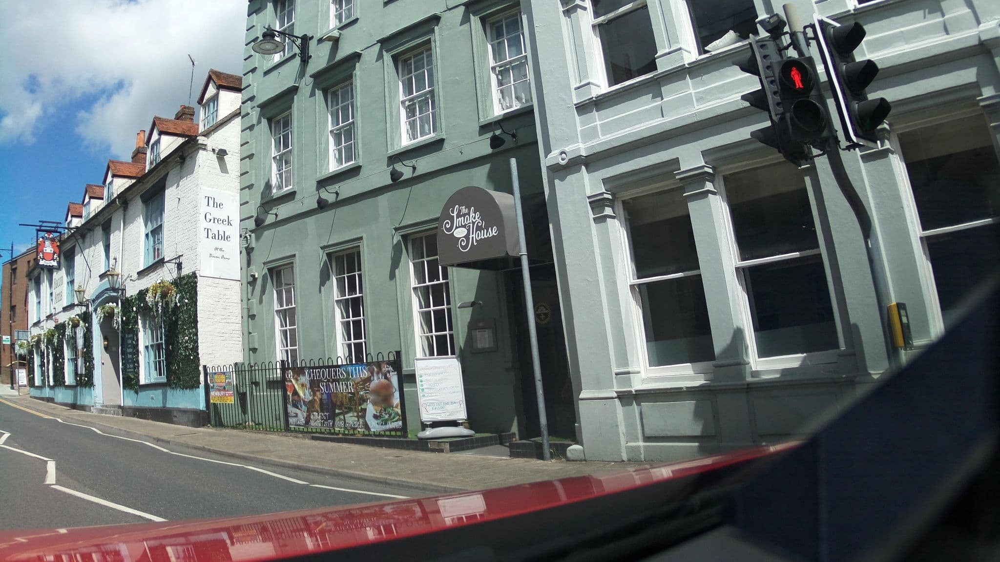 Street view near The Chequers Hotel, Newbury — © southglos (CC BY-SA · Mapillary)