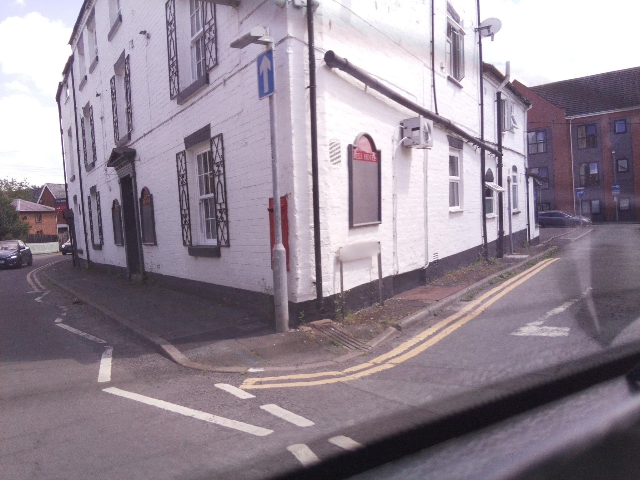 Street view near The Bell Hotel, Newtown — © southglos (CC BY-SA · Mapillary)