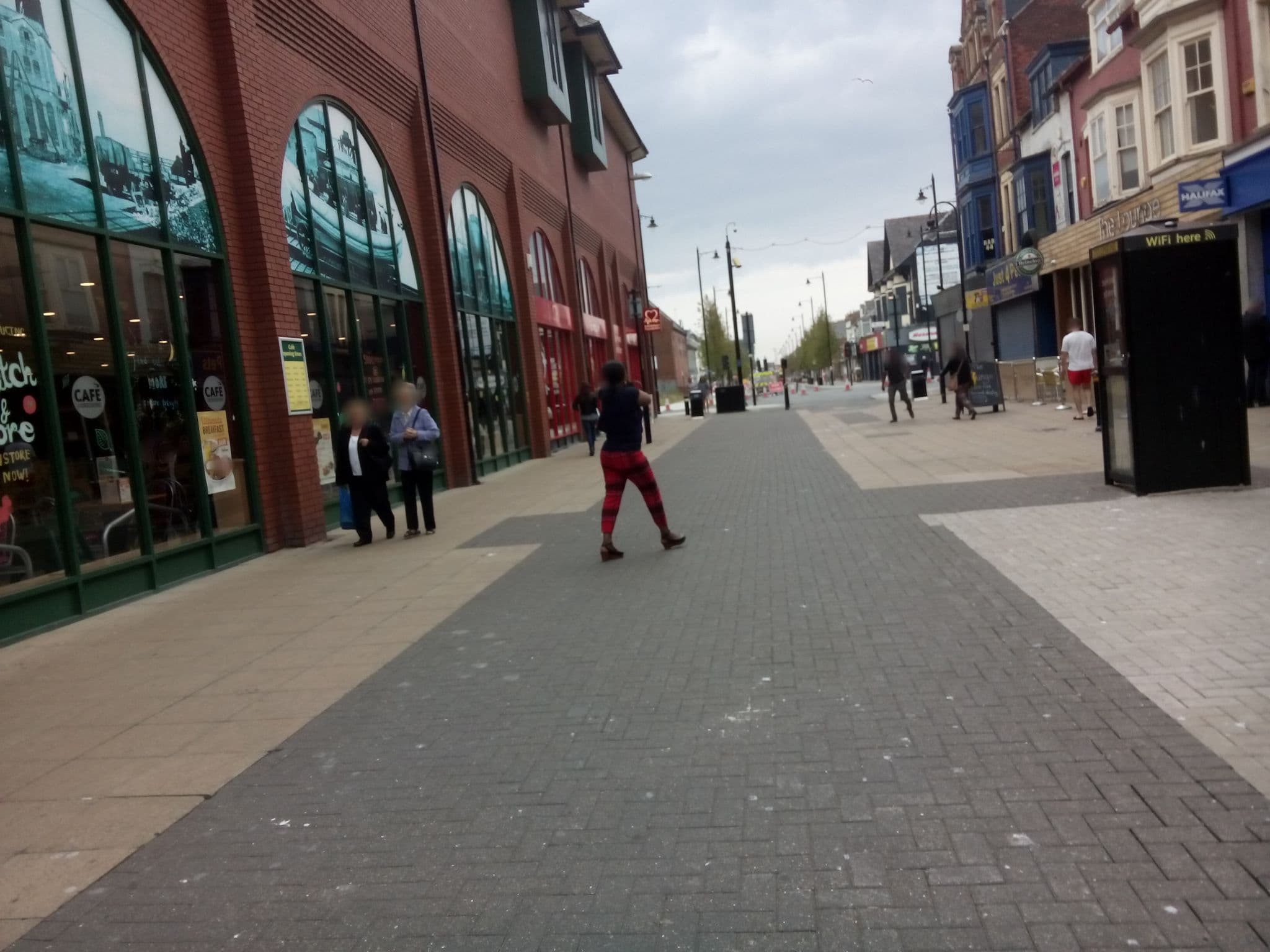 Street view near Criterion Hotel, South Shields — © livingwithdragons (CC BY-SA · Mapillary)