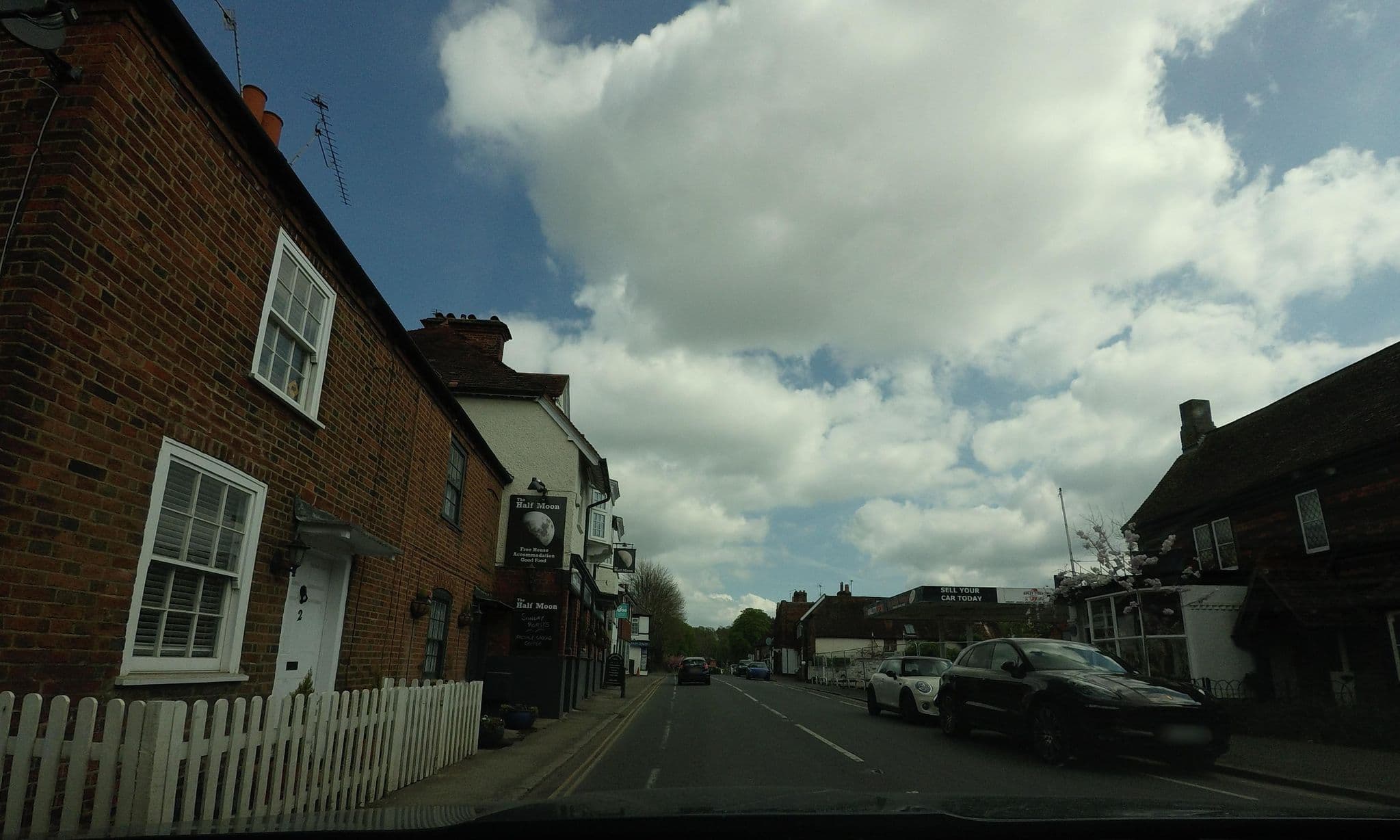 Street view near Half Moon Inn Accommodation in Woking, Pyrford — © tallguy (CC BY-SA · Mapillary)