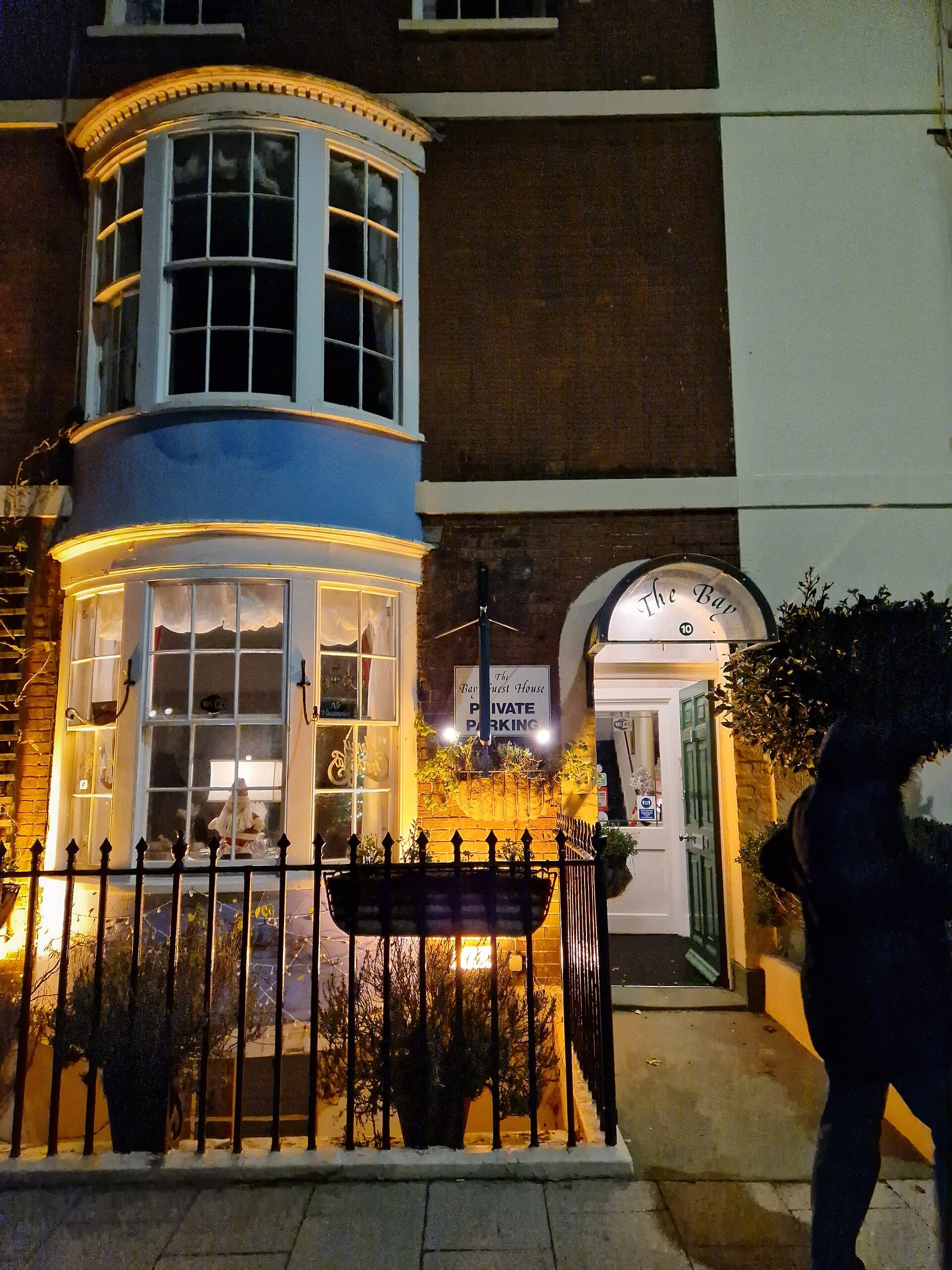 The Bay Guest House (via Wikimedia Commons, CC BY-SA 4.0)