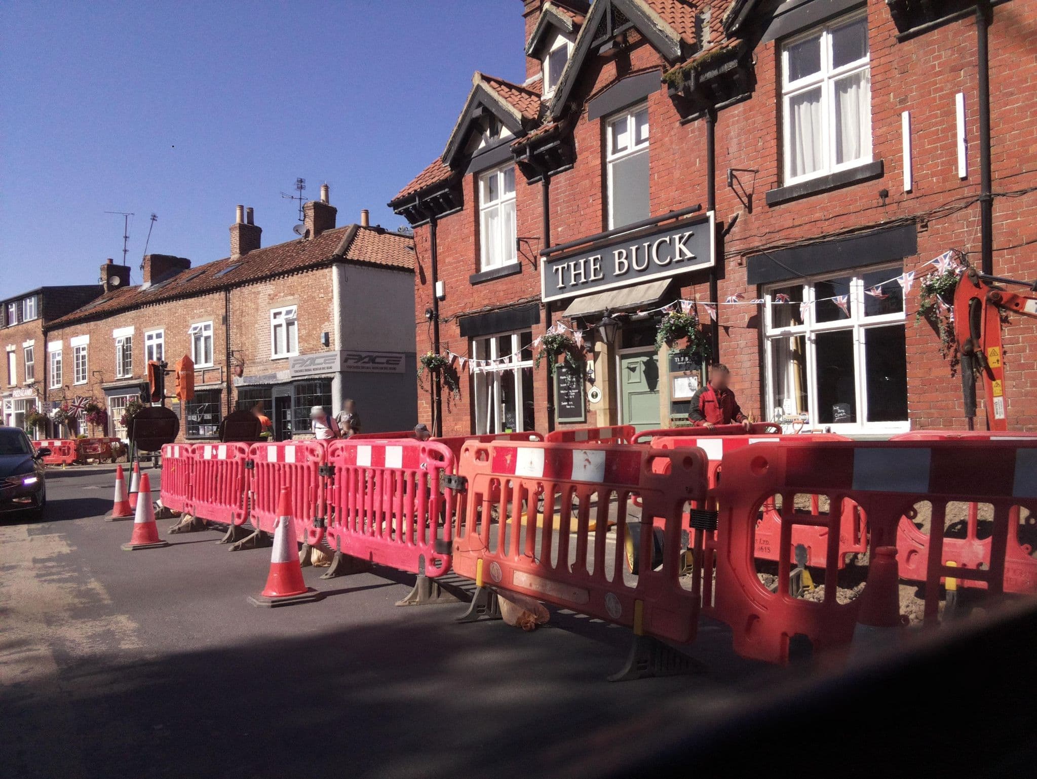 Street view near Warrington House, Thornton Dale — © southglos (CC BY-SA · Mapillary)