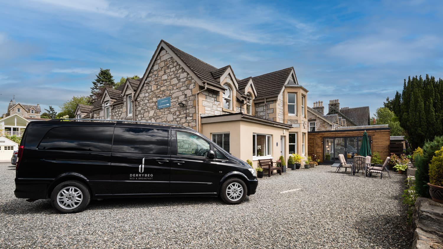 Derrybeg Bed and Breakfast BOOK DIRECT FOR BEST RATES! WE'RE CHEAPER THAN ONLINE TRAVEL AGENTS!, Pitlochry